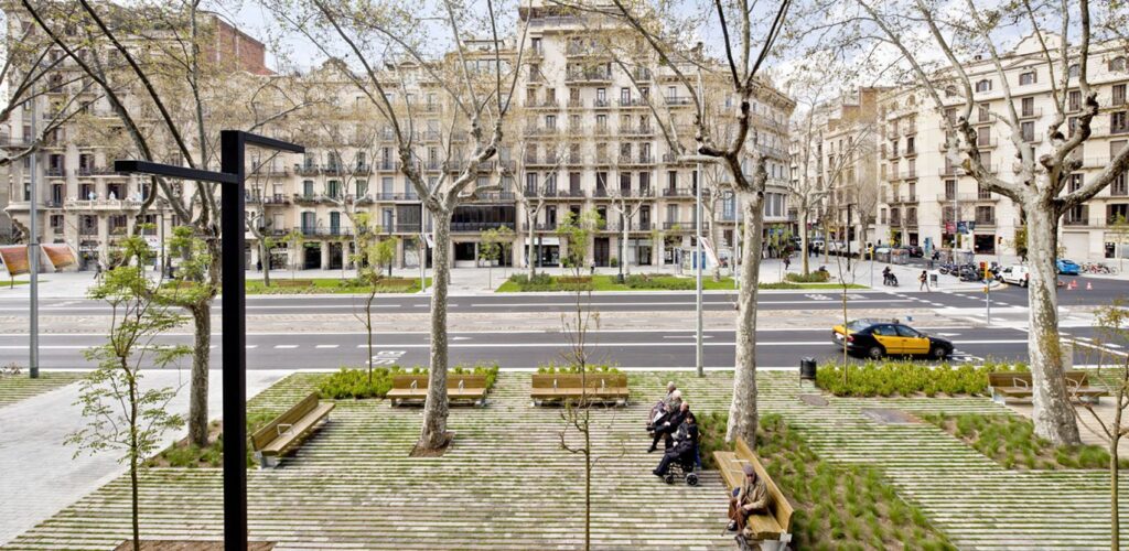 pavimento verde drenante passeig sant joan barcelona