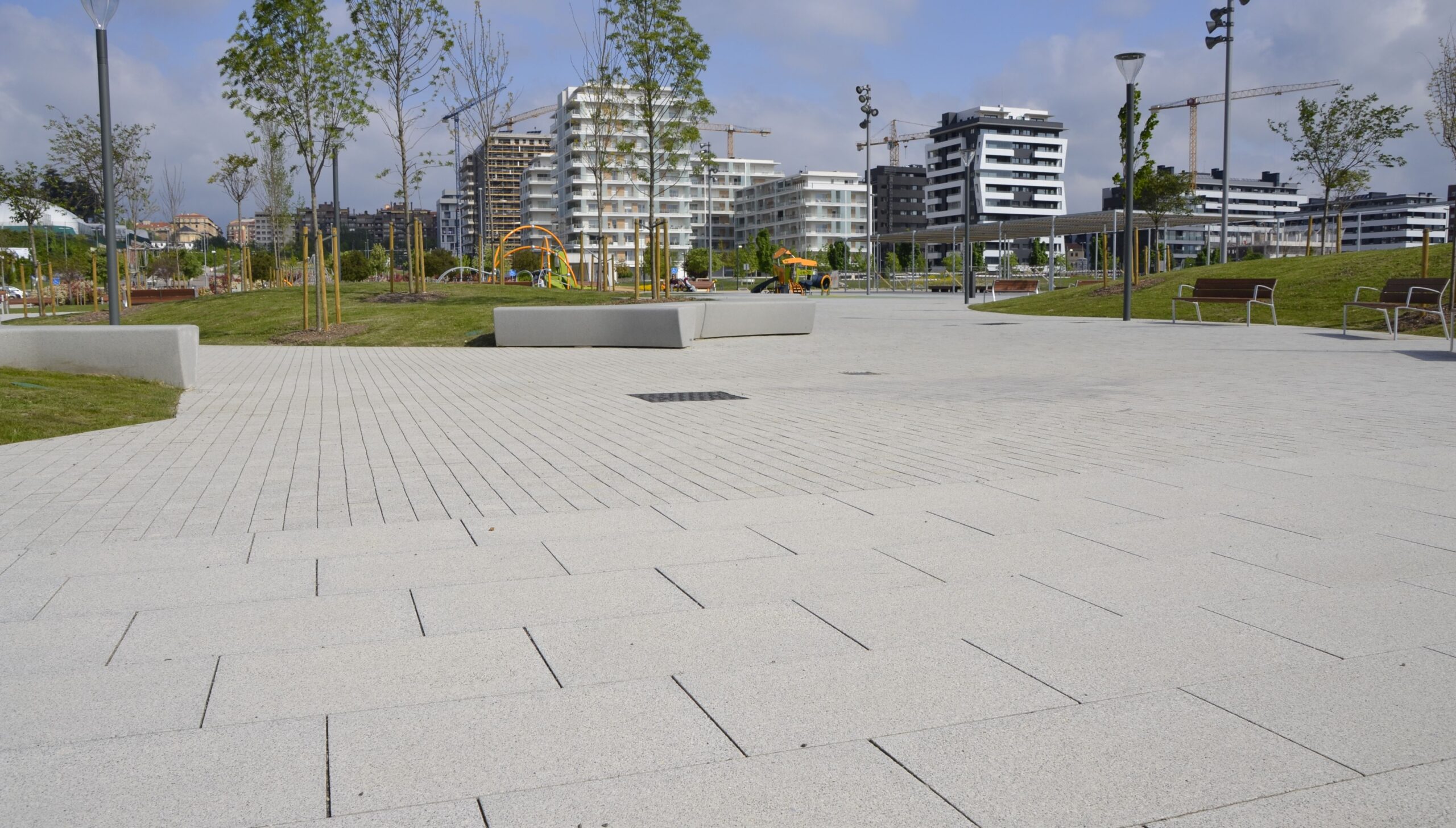 Adoquín Llosa petra de Breinco color White en Pamplona