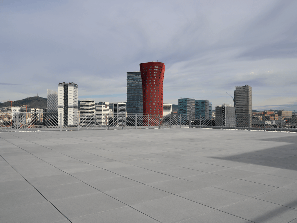 Losa INFINITY es un sistema constructivo para construir espacios de trabajo u ocio en las cubiertas de los edificios.