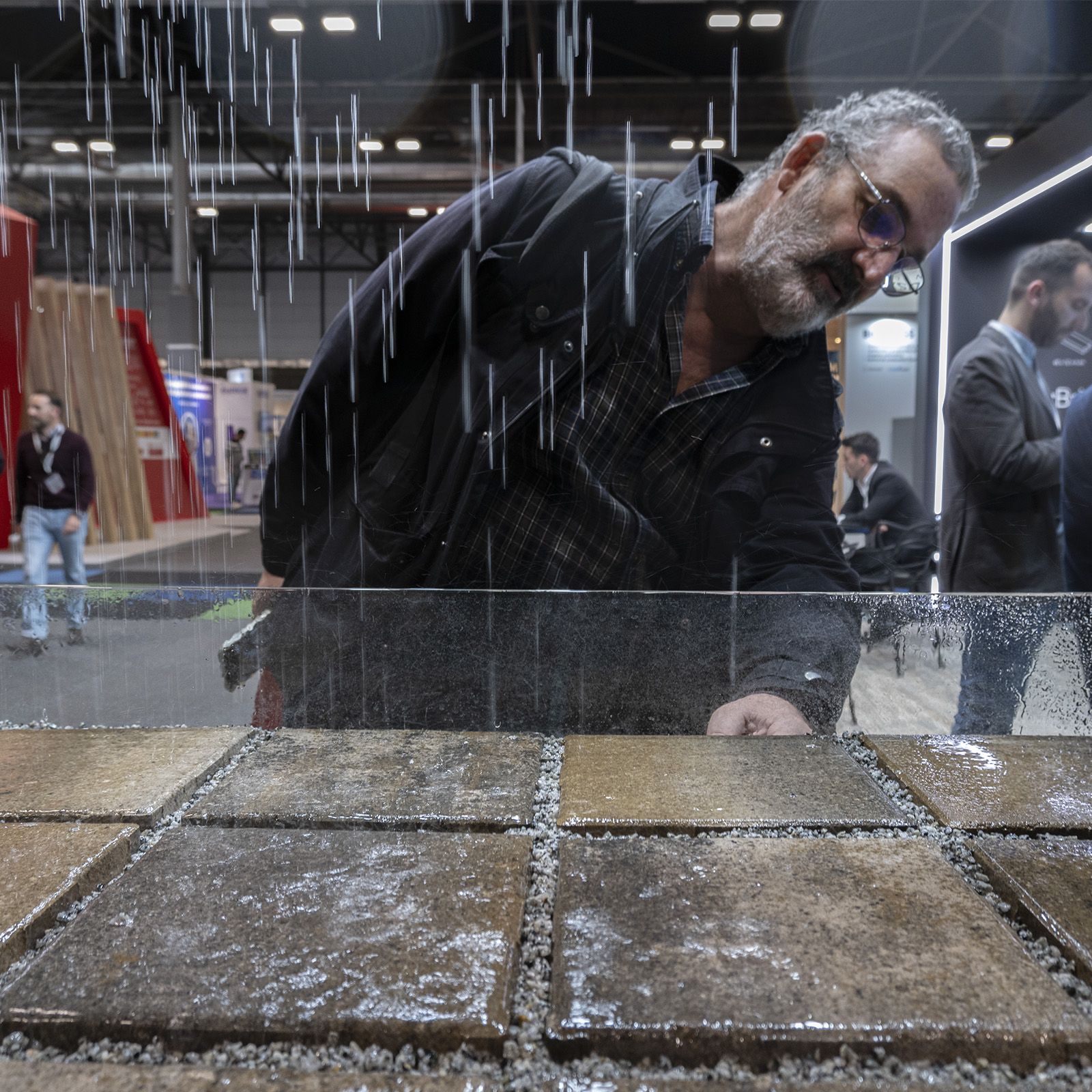 Los pavimentos permeables de Breinco son una solución ideal para devolver el curso natural del agua