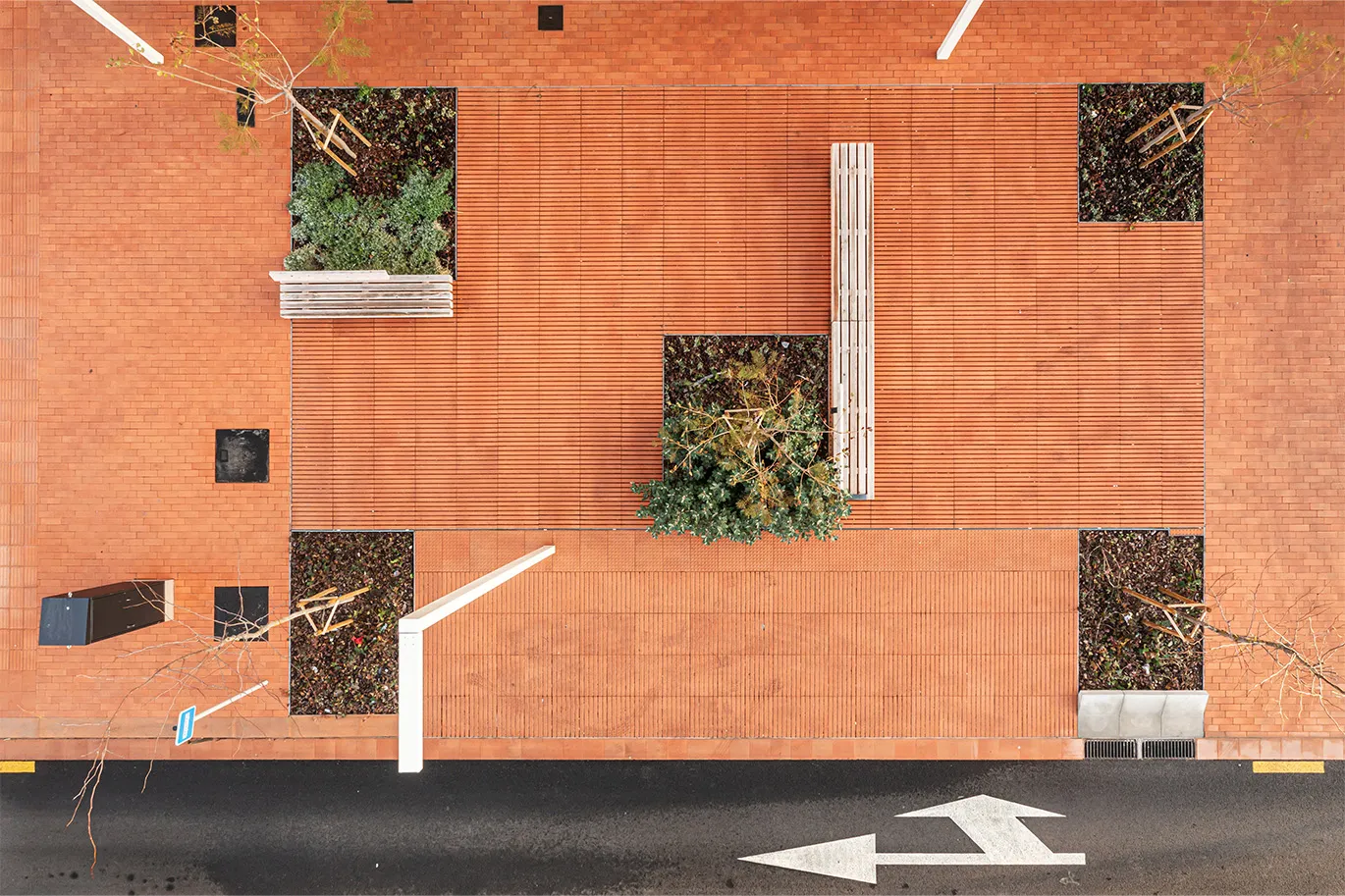 Breinco-Llosa-filtra-pavimento-drenante-paseos-verdes-Sant-Antoni-Calonge