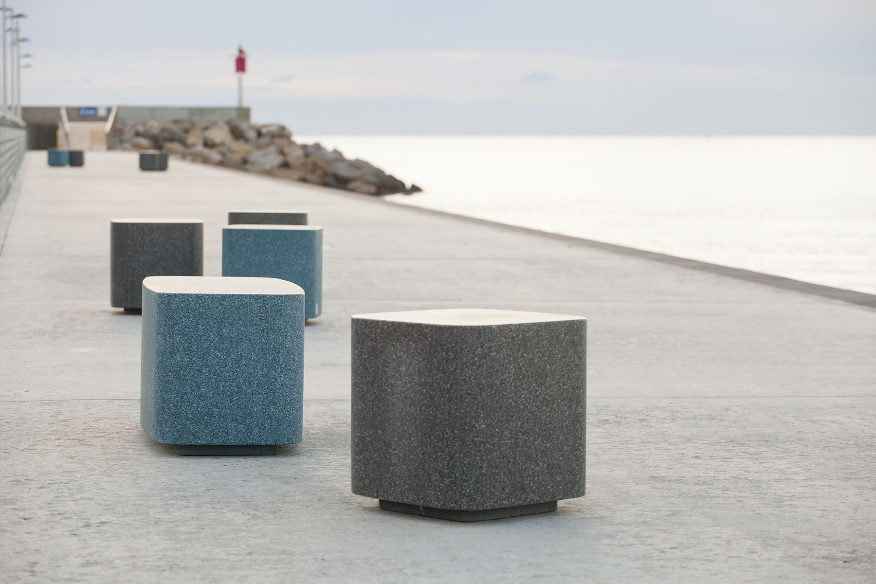 7-Square-puff-estartit-port-street-furniture-breinco