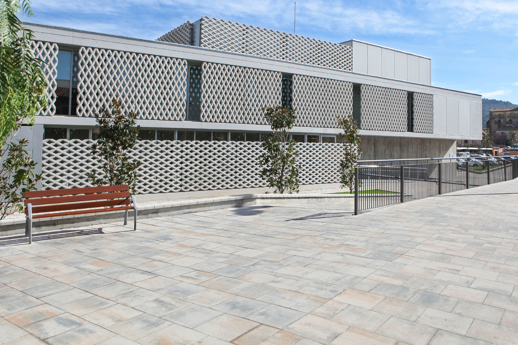 1-cat-salut-llinars-del-valles-plaques-placa-wetcast-hormigon