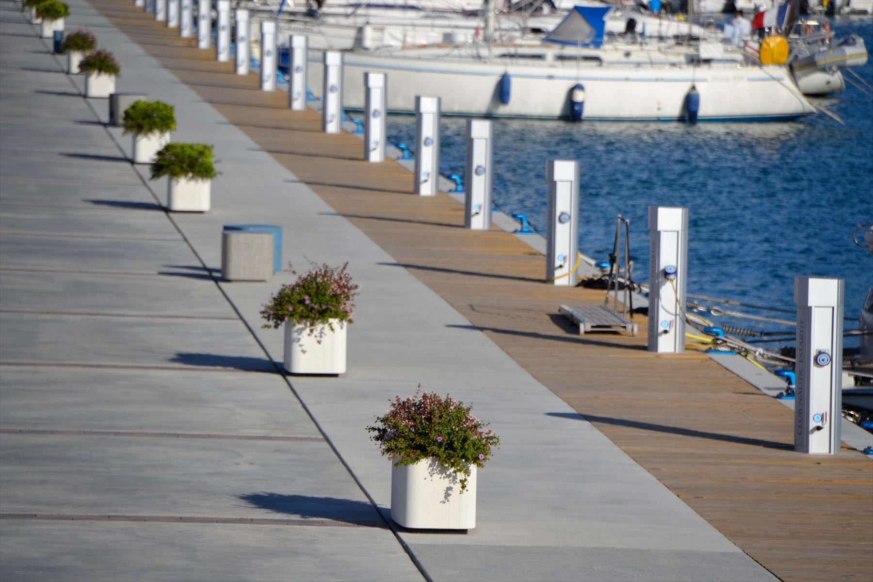 1-rectangular-planter-port-street-furniture-elements-breinco