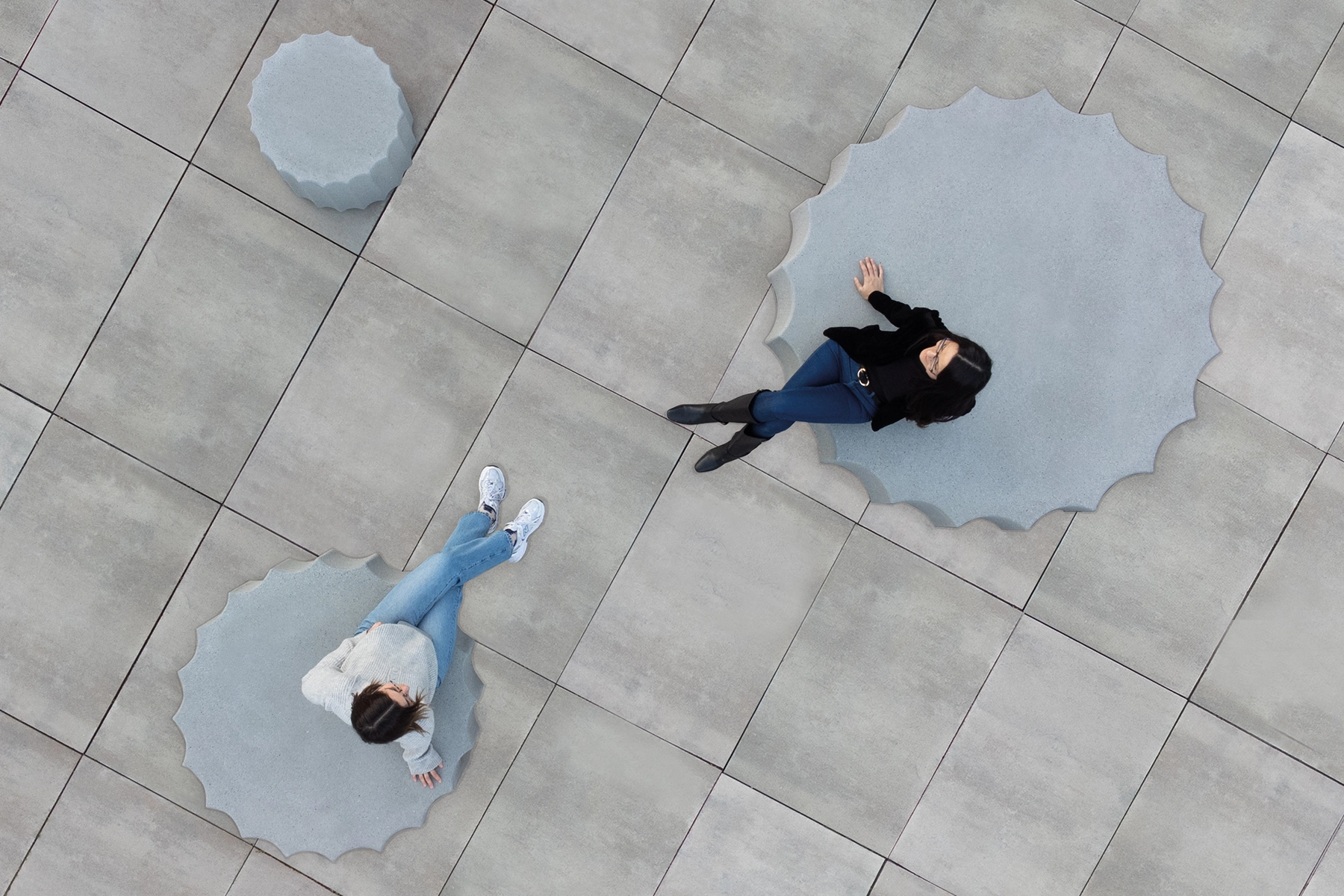 1-temple-grey-wet-breinco-taburetes