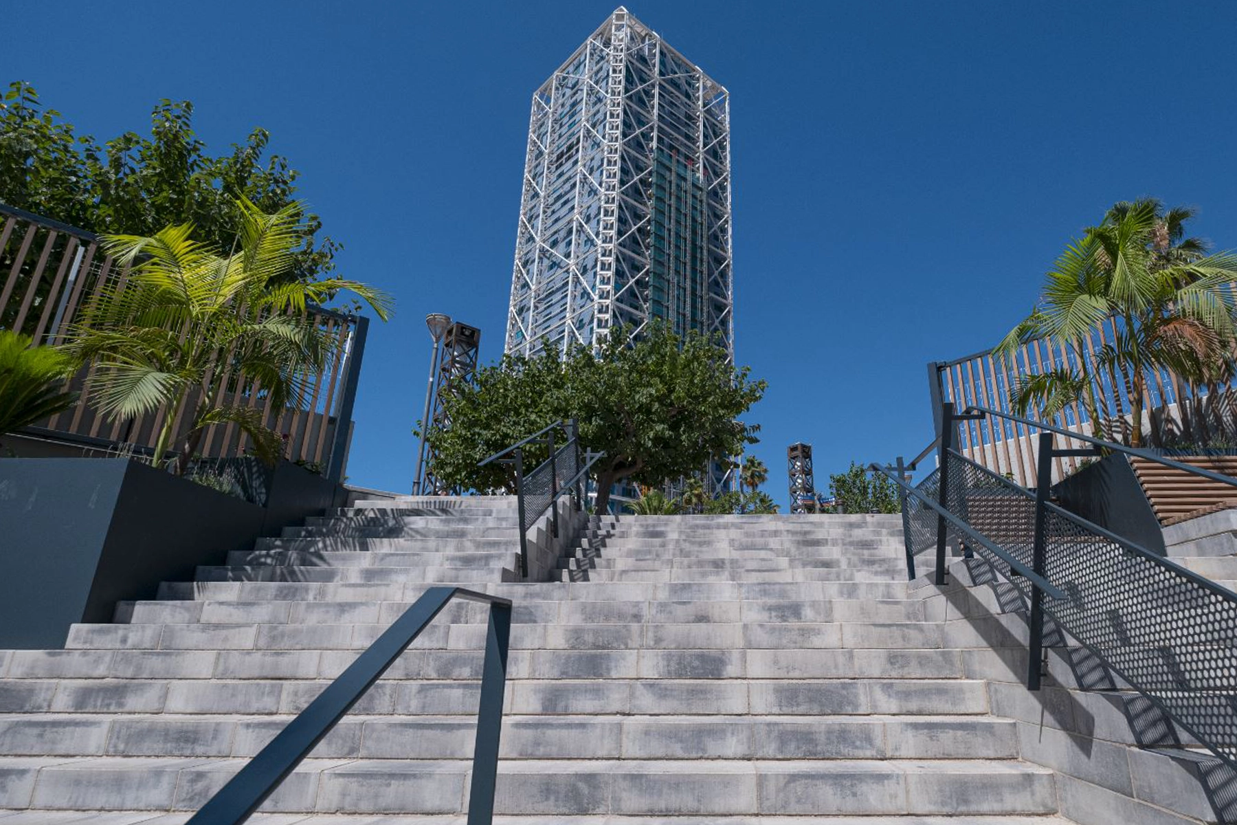 14-Superstep-port-ceniza-maritim-bcn