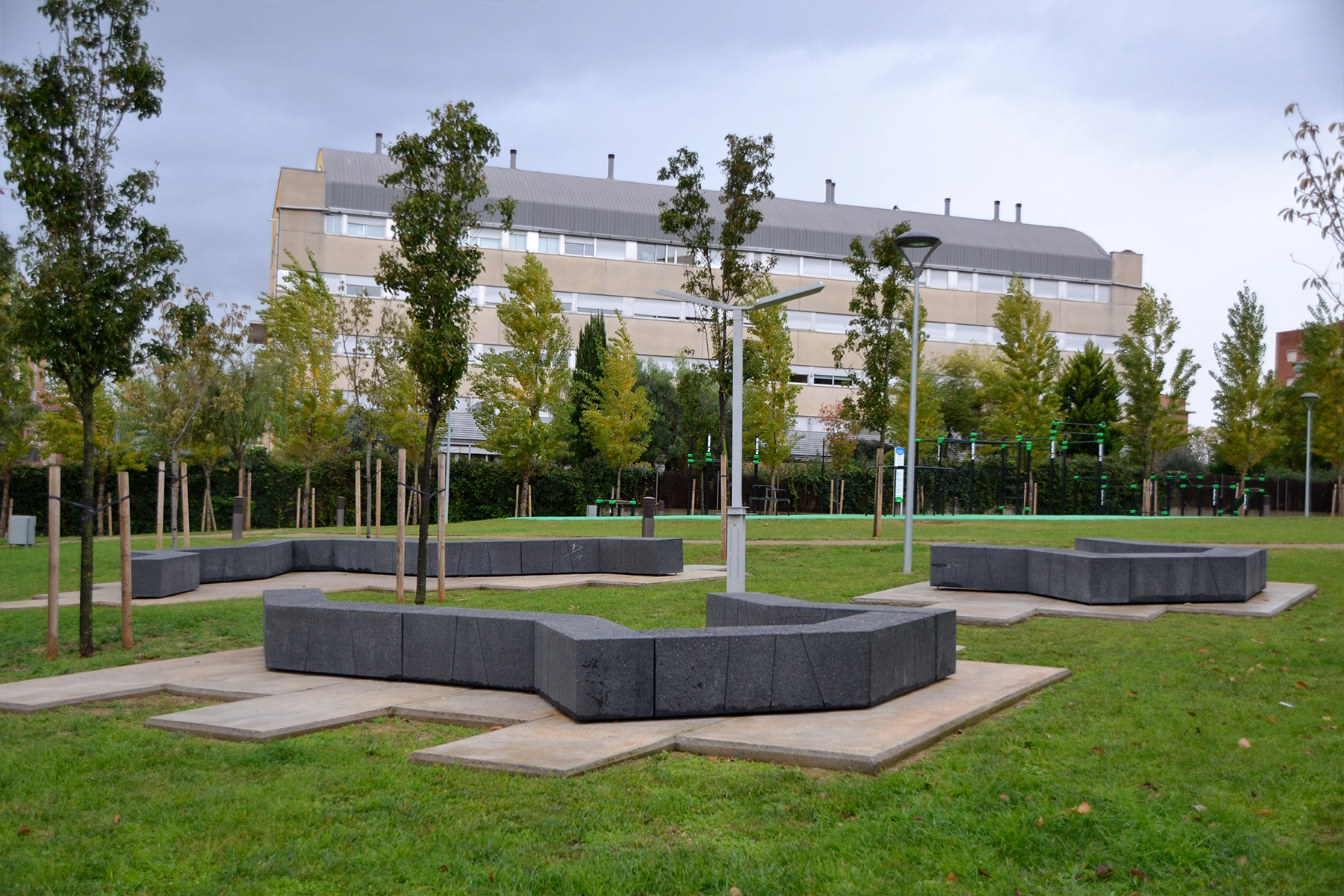 2-Origame-square-black-mas-llui-sant-feliu-de-llobregat-barcelona