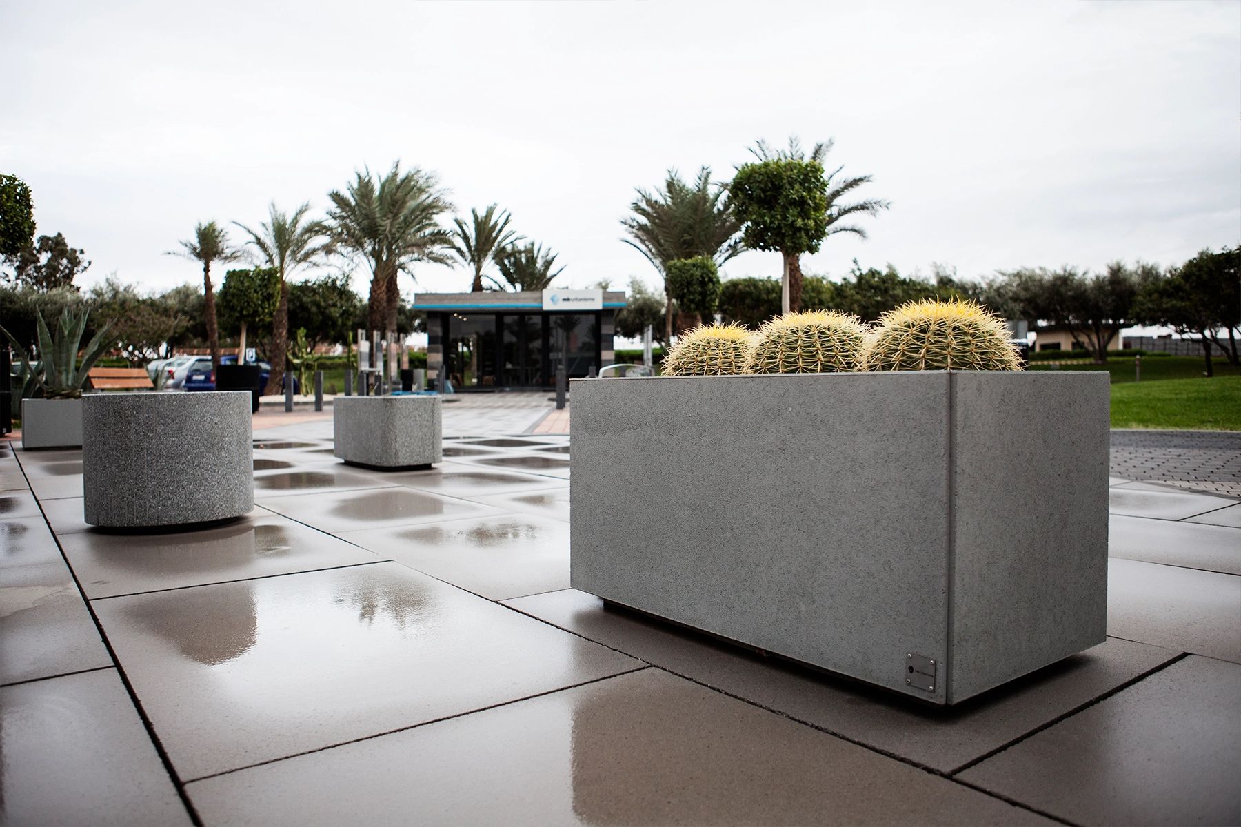 2-Terrascreen-square-metal-showland