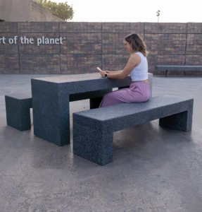 table & pause side