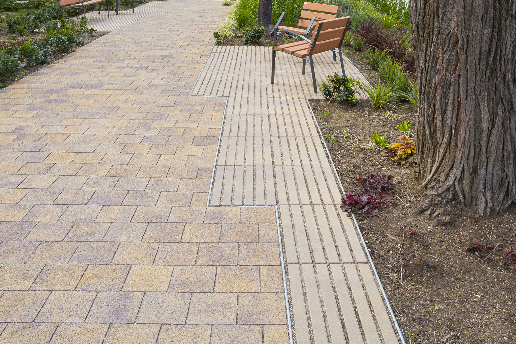 Acqua-pave-square-desierto-plaza-carrer-girona-yfrances-ribas-granollers