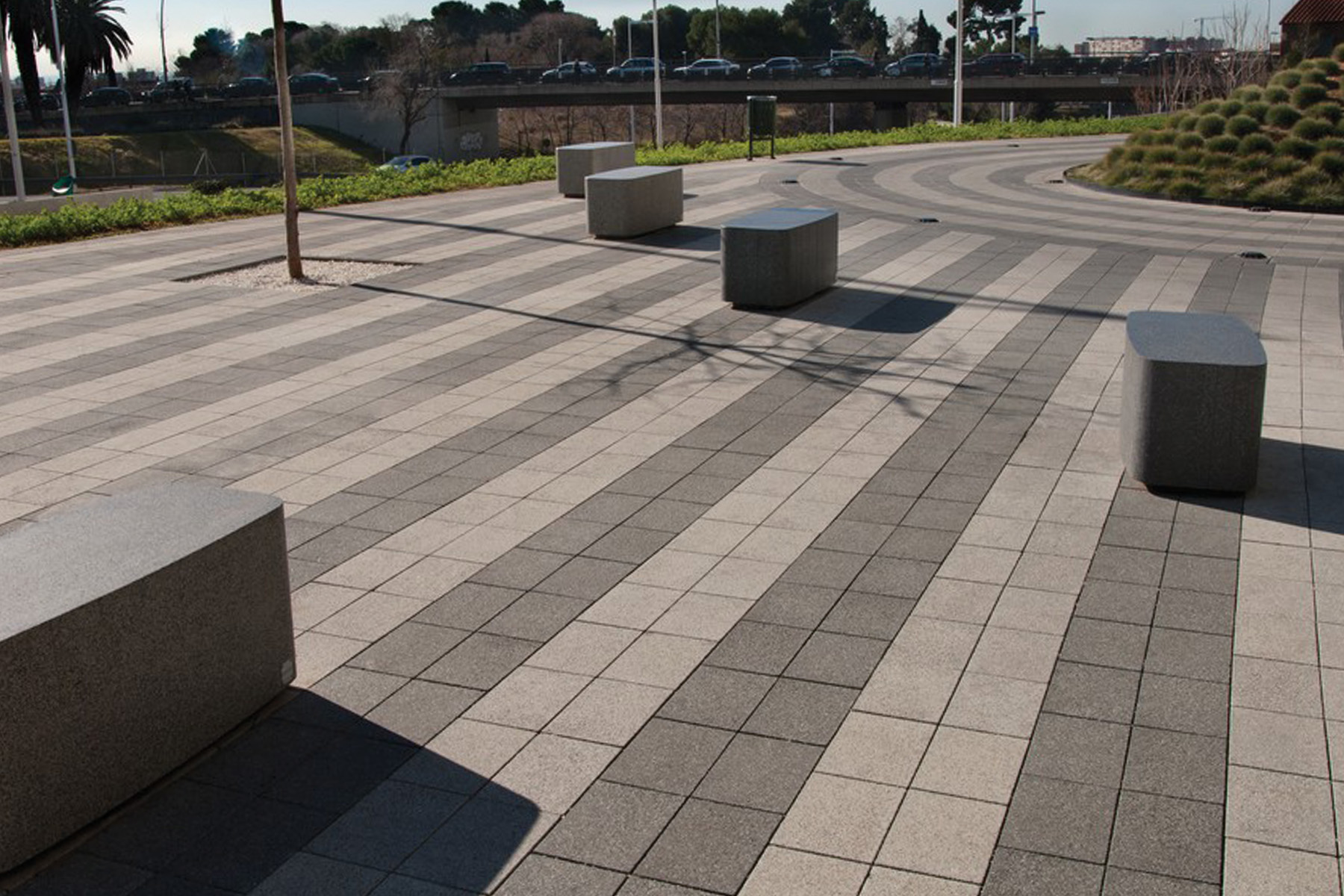 Breinco-rectangular-bench-street-furniture-4