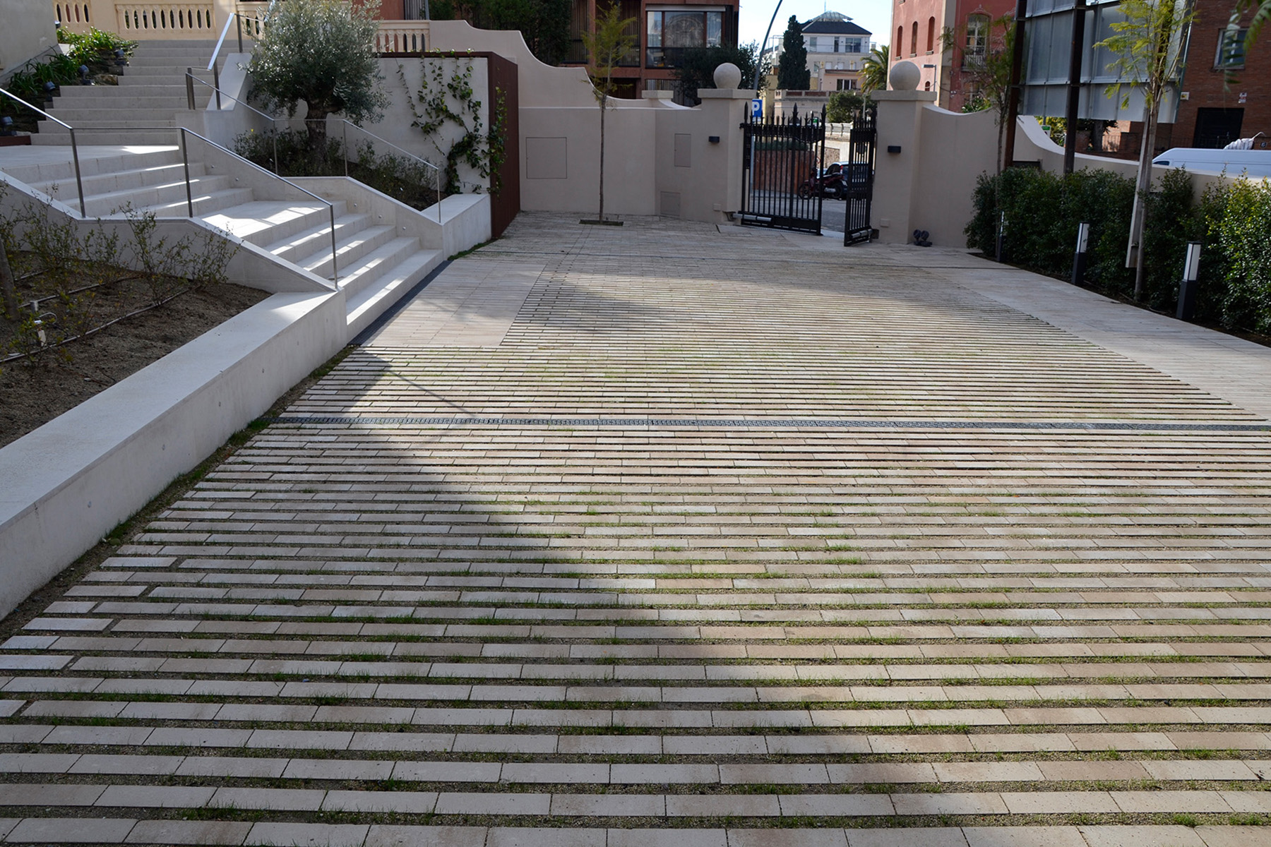 Llosa-vulcano-adoquin-contract-marfil-bcn-green