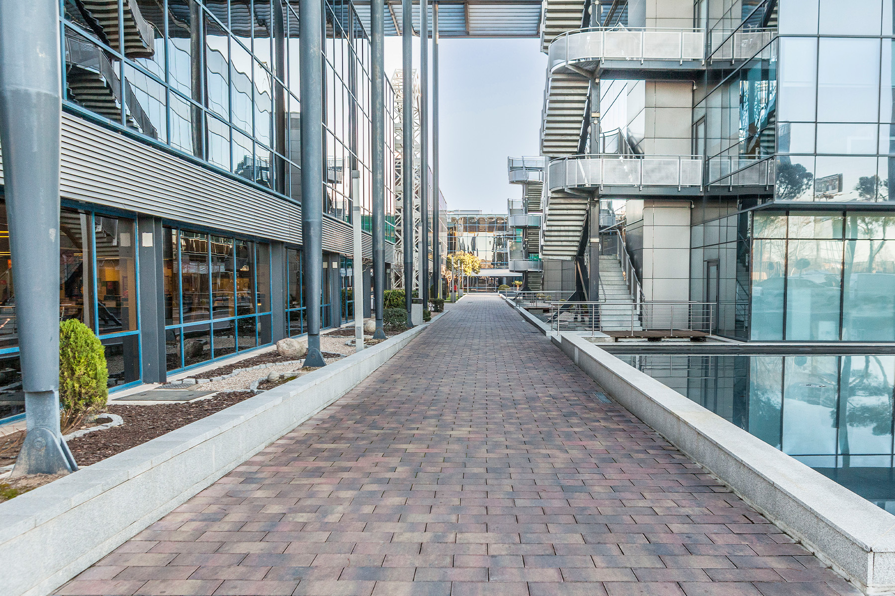 Llosa-vulcano-contract-arena-mar-vella-bcn-diagonal