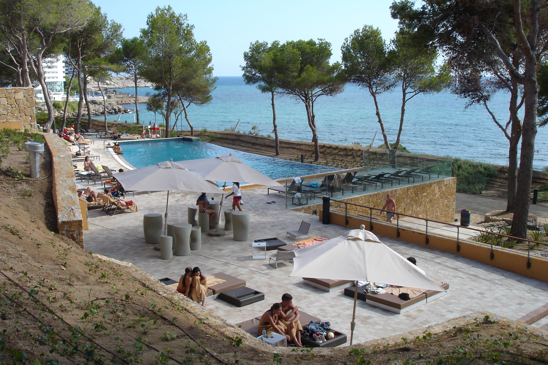 Llosa-vulcano-contract-marfil-salou-beachclub