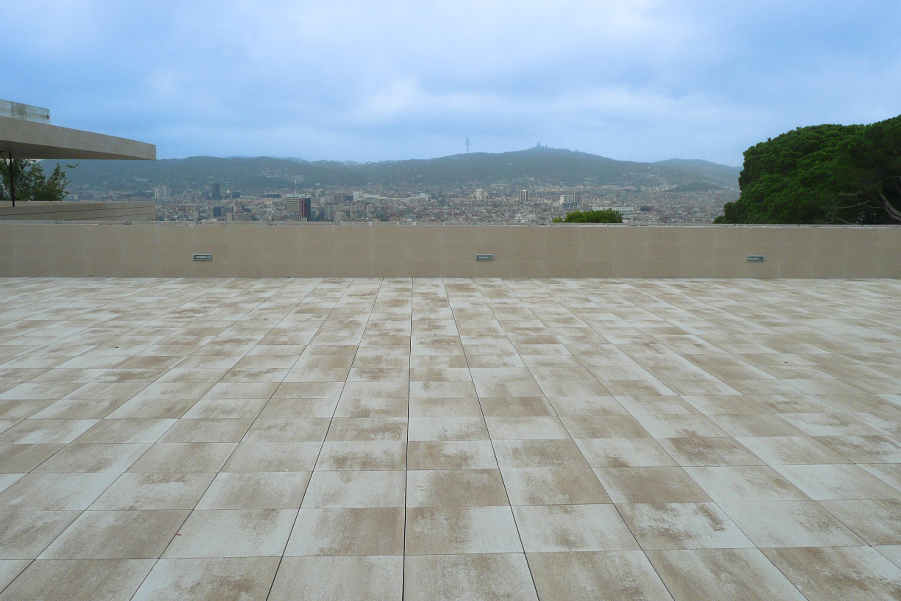 Llosa-vulcano-contract-montjuic-barcelona