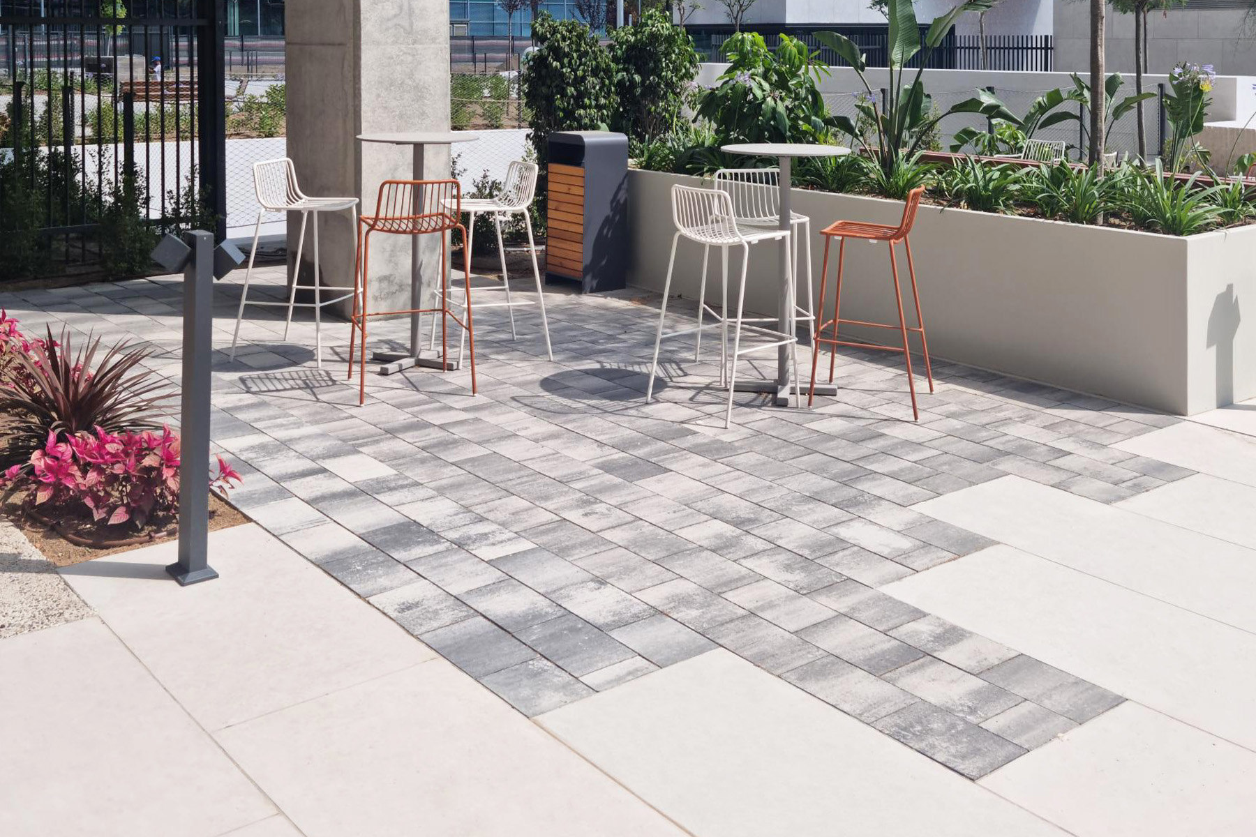 Llosa-vulcano-contract-white-oficinas-barcelona