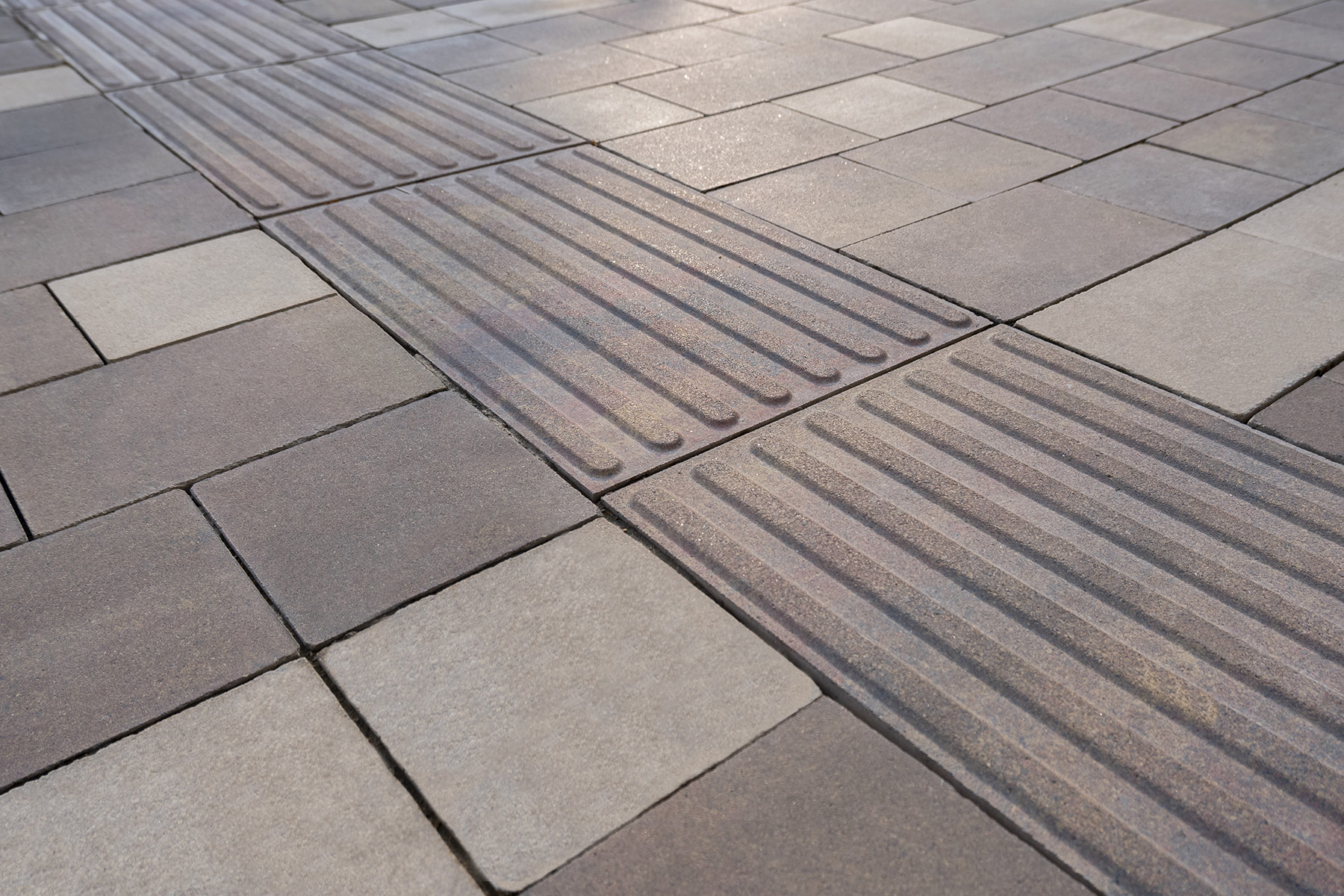 Llosa-vulcano-square-white-black-mediterraneo-sant-antoni-vilamajor-tactile