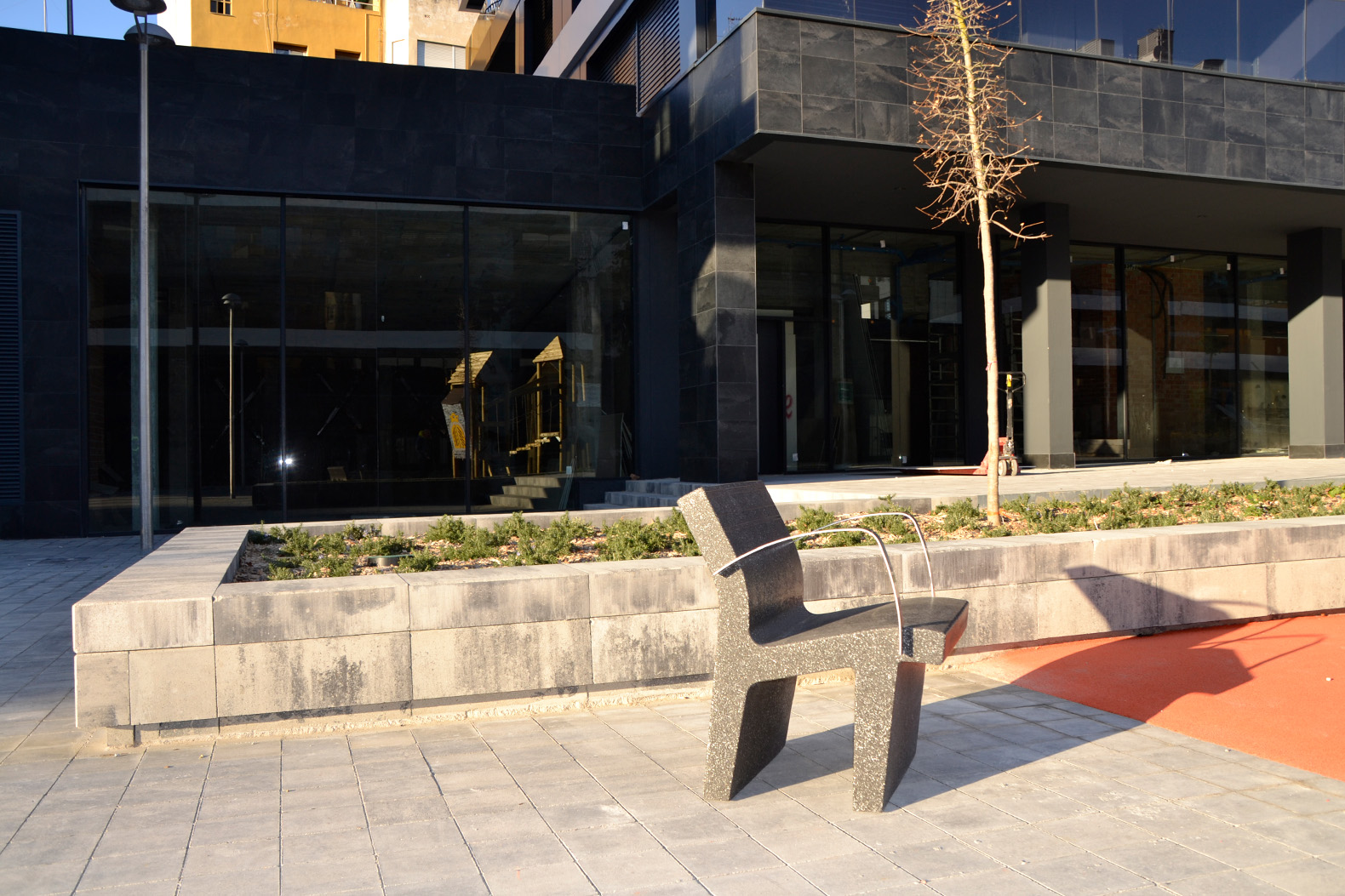 Lounge-light-aplacado-black-contract-el-masnou-nou-centre-barcelona