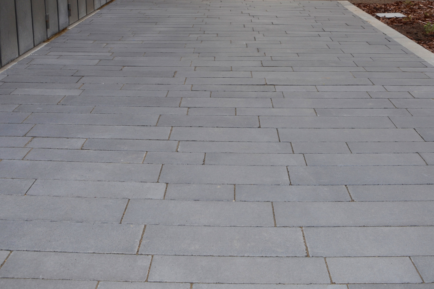 Penta-contract-grey-castelldefels-barcelona