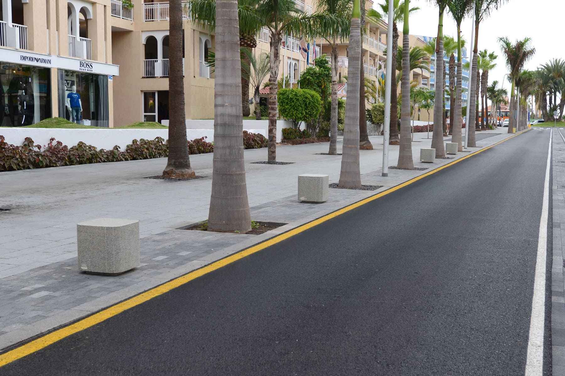 Square-puff-street-white-terana-tenerife-americas_1