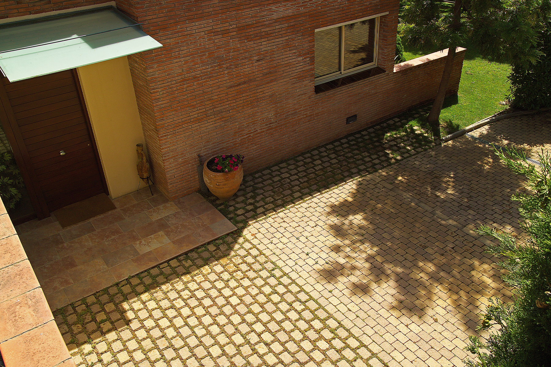 Tegula-rasen-mohr-home-desierto-cabrera-bcn-green