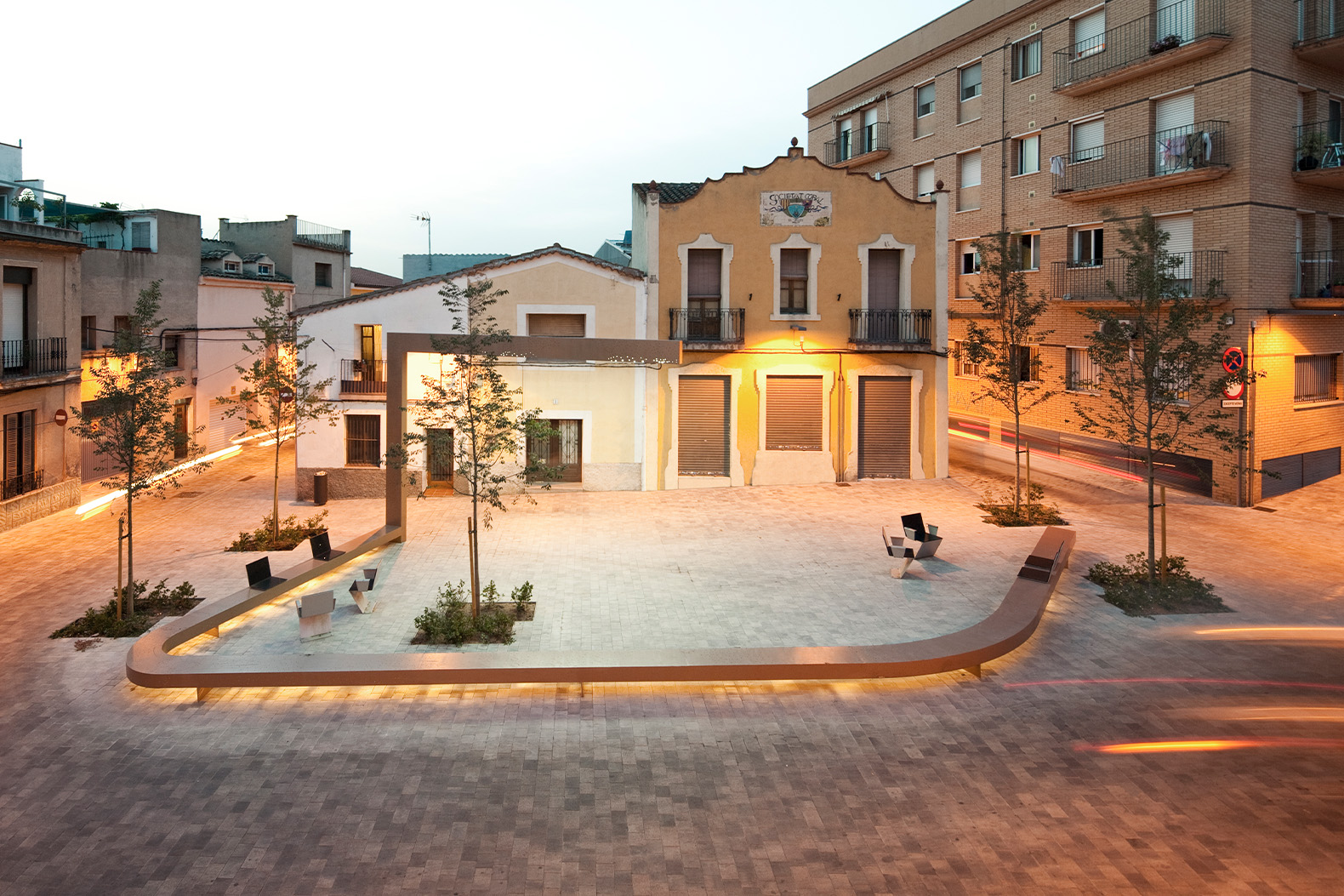 Terana-art-square-ceniza-plaça-el-clos-ripollet