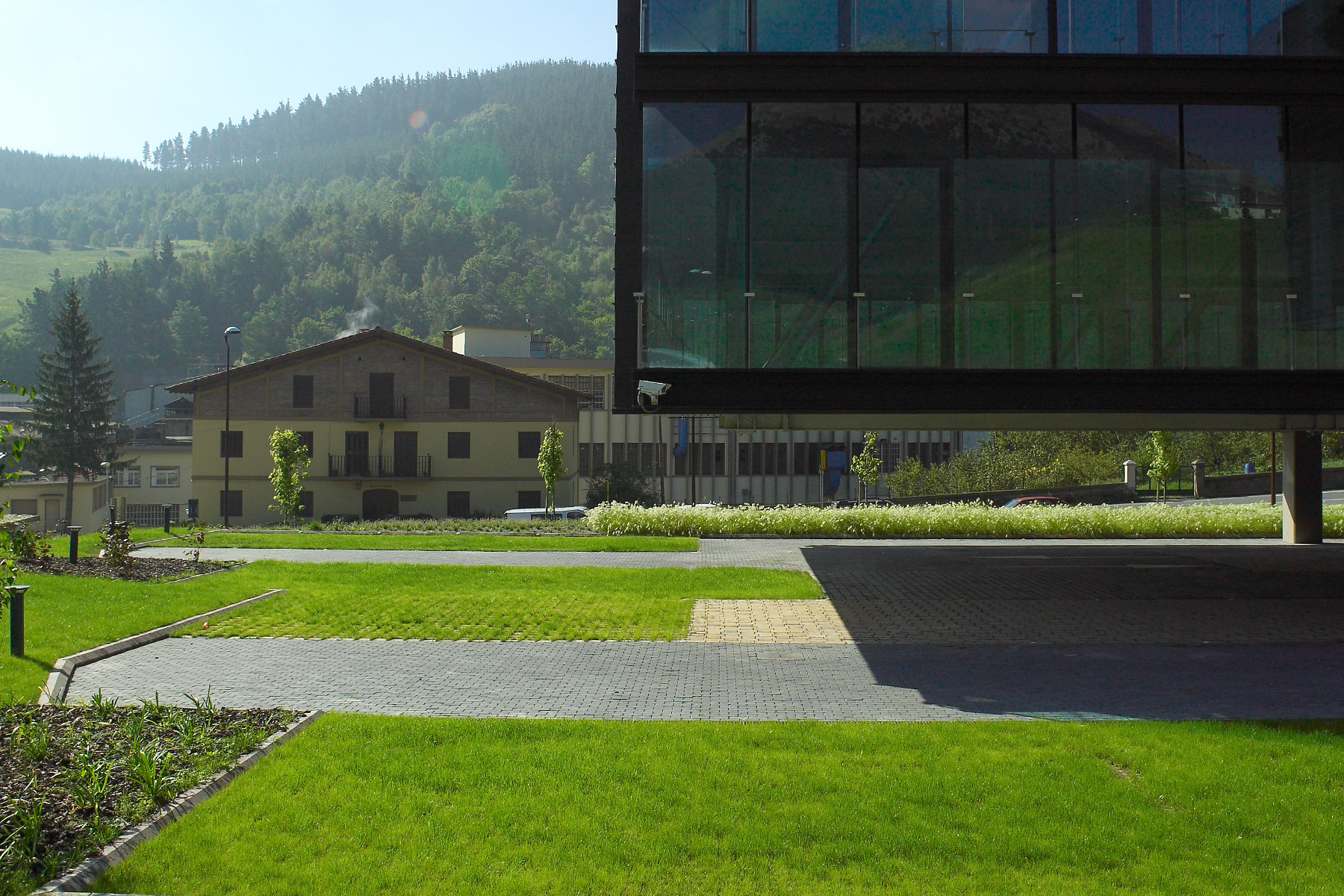 Terana-green-contract-black-garalla-edificio-arrasate-tessina