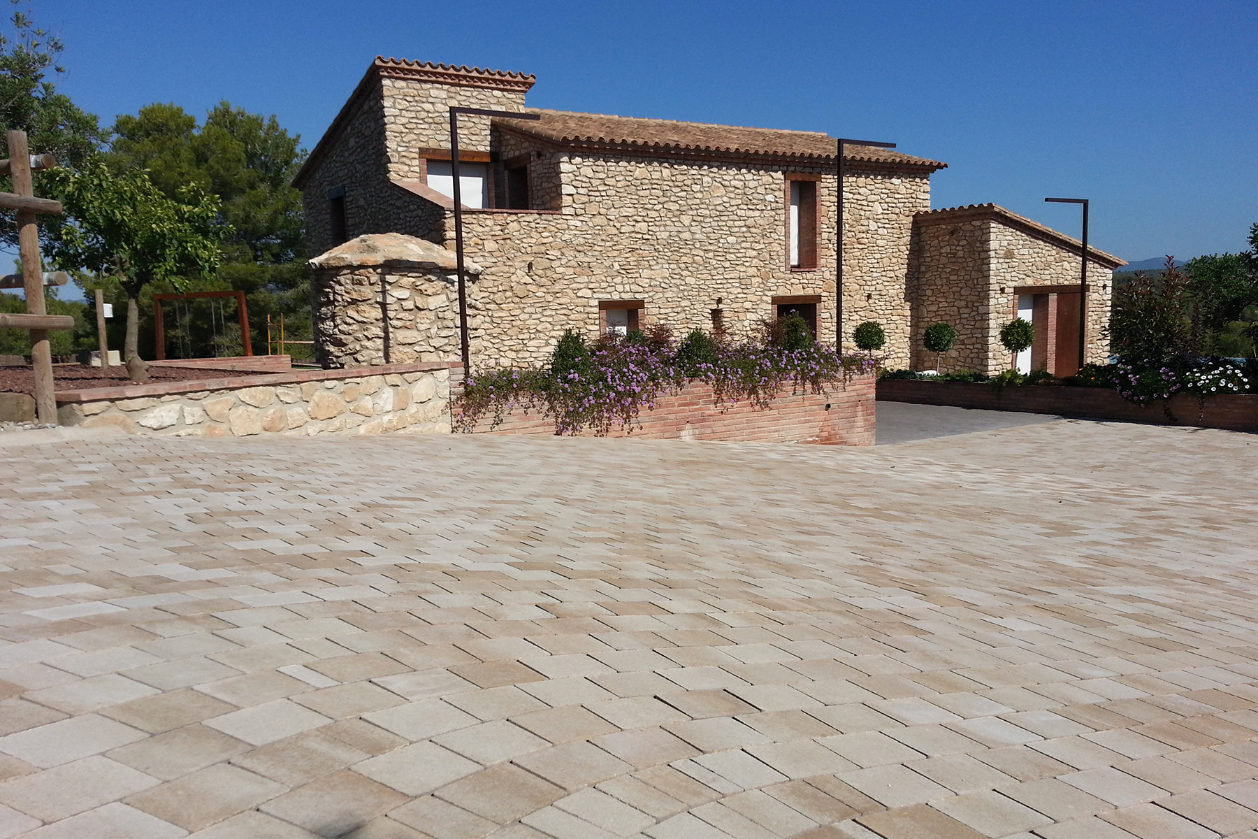 Terana-home-marfil-masia-tarragona-catalunya-breinco-pavement