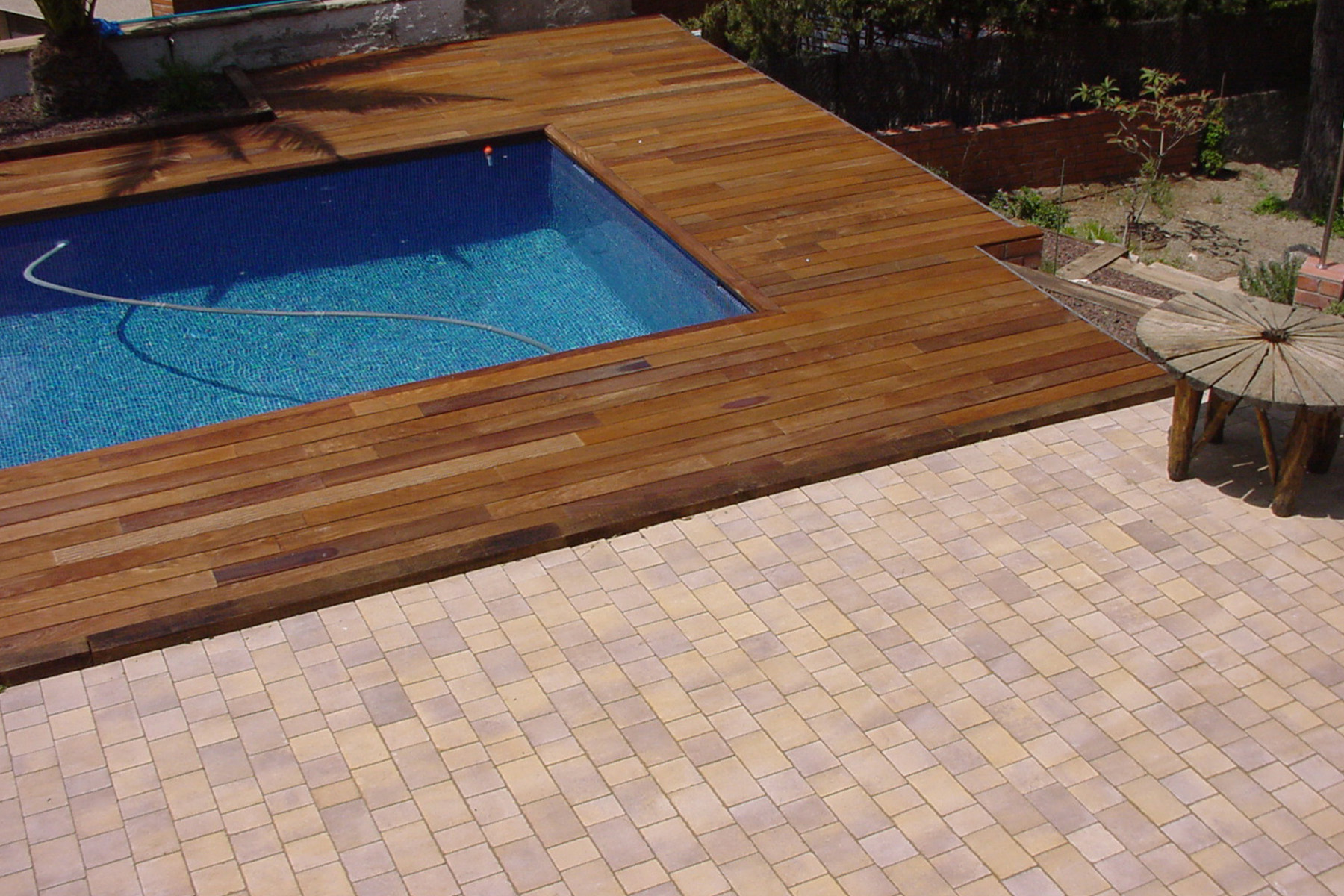 Terana-light-home-desierto-olesa-montserrat-pool