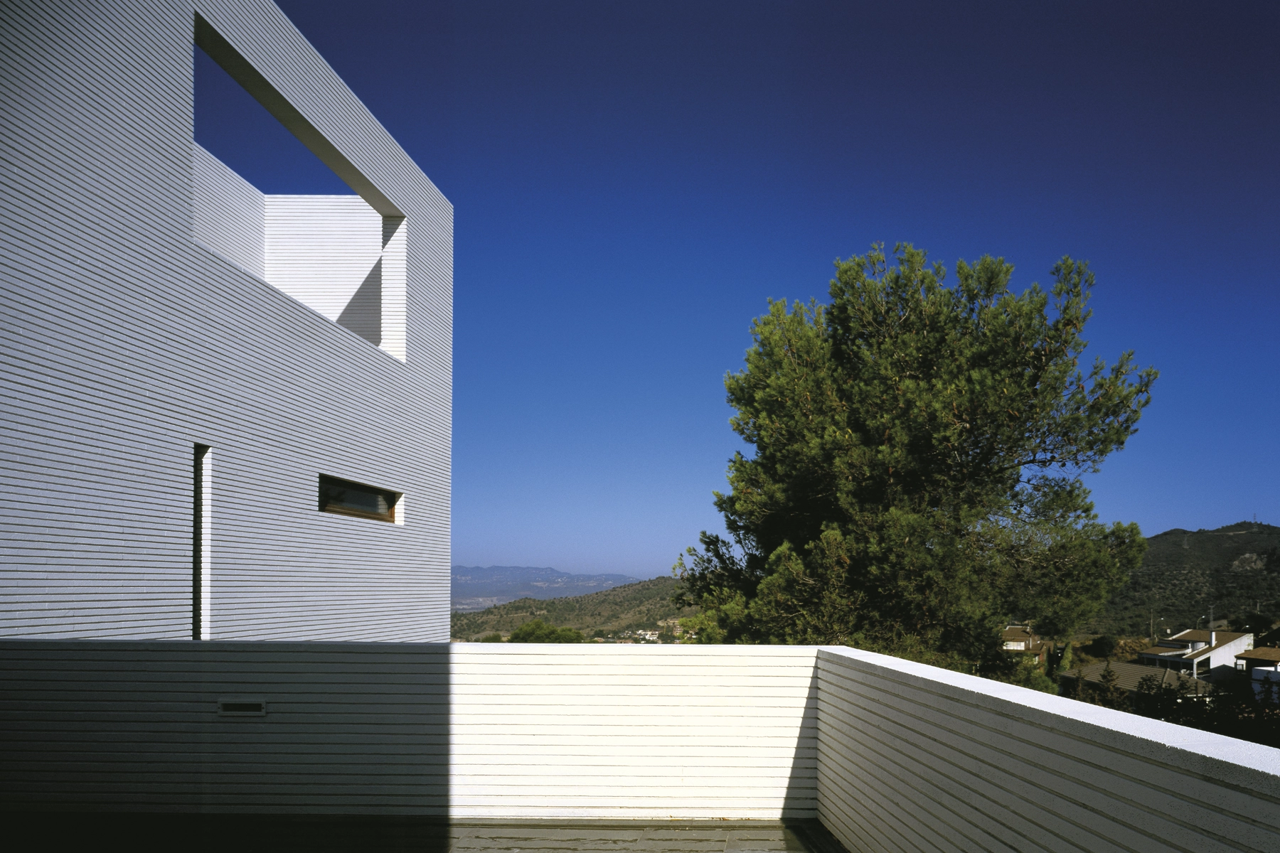 casa-alonso-ferrater-brick-white-2-breinco