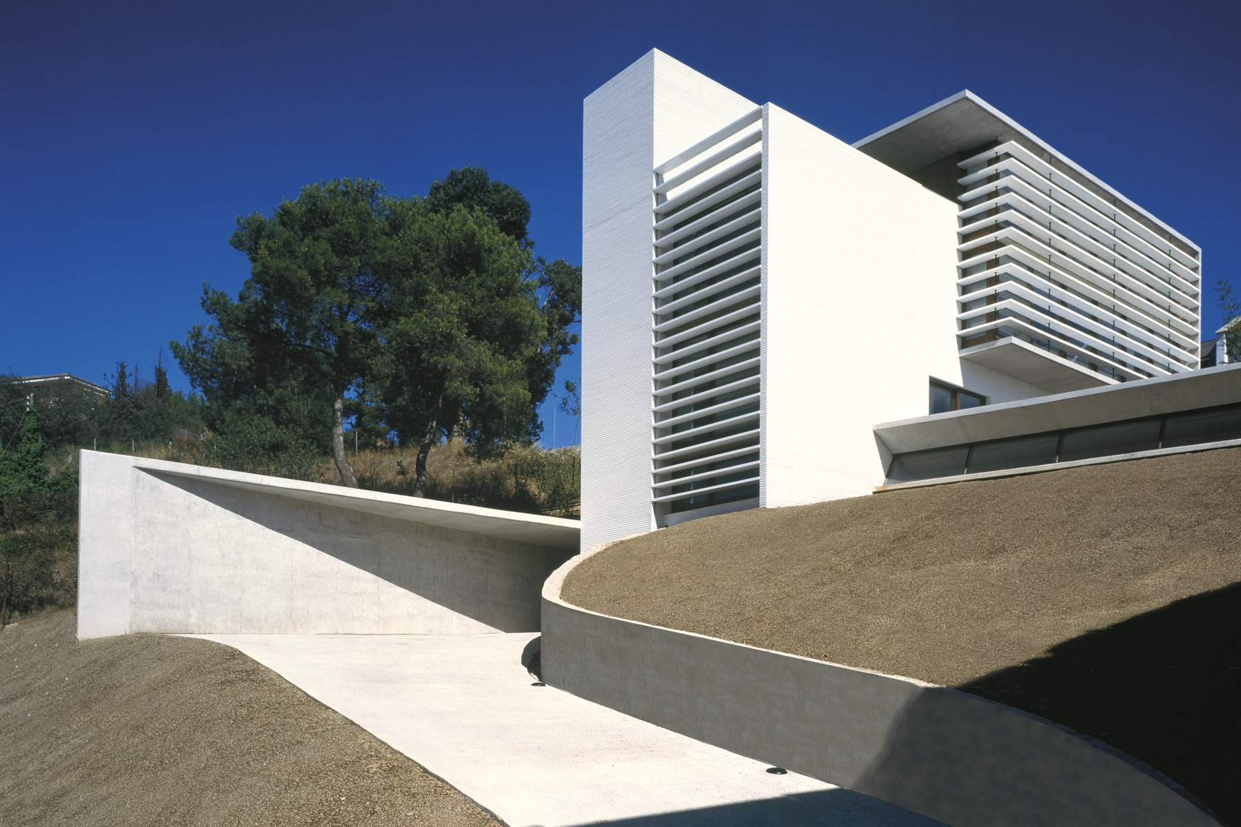 casa-alonso-ferrater-brick-white-breinco