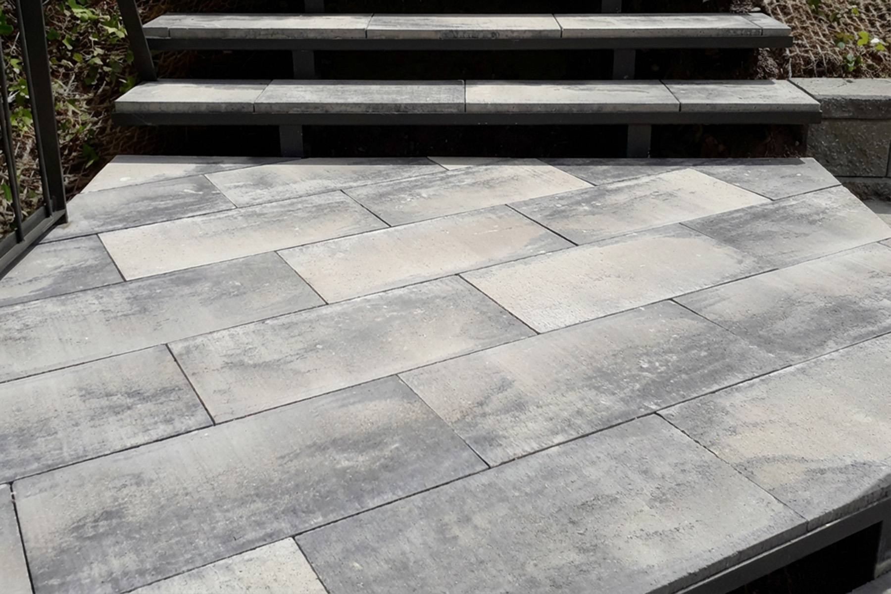 ishi-llosa-vulcano-contract-ceniza-st-just-desvern-mas-lluhi