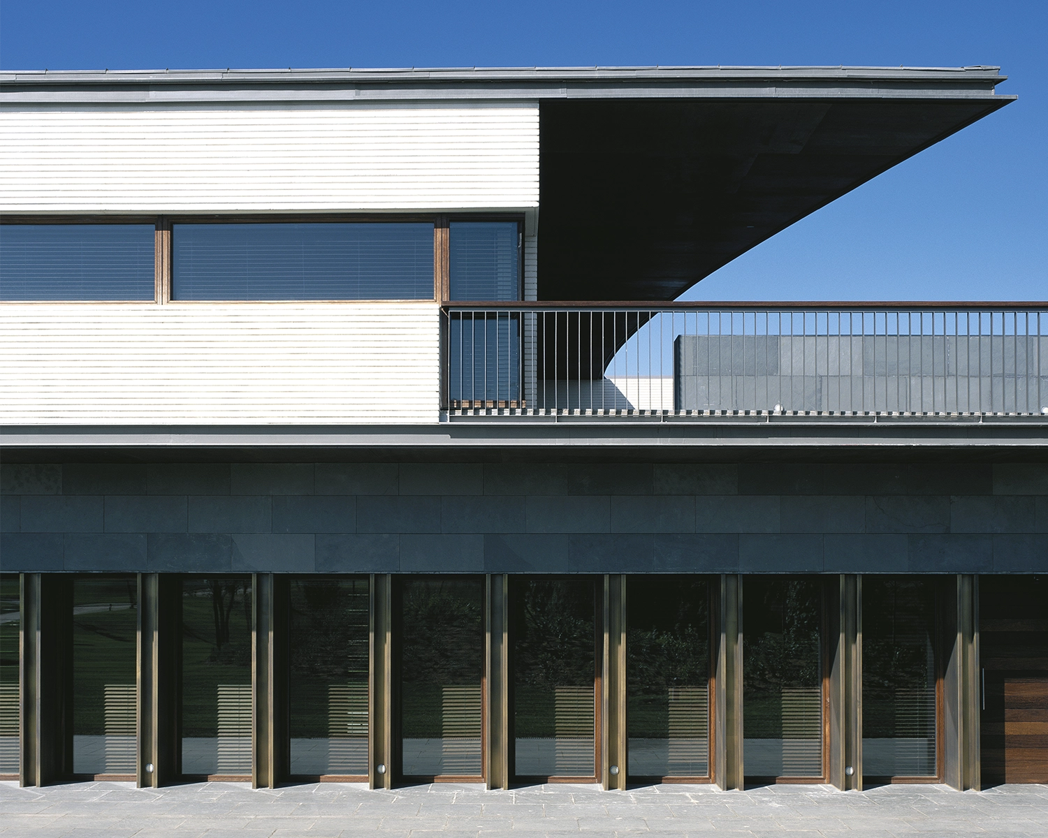 real-club-golf-ferrater-brick-white-marble-5-breinco