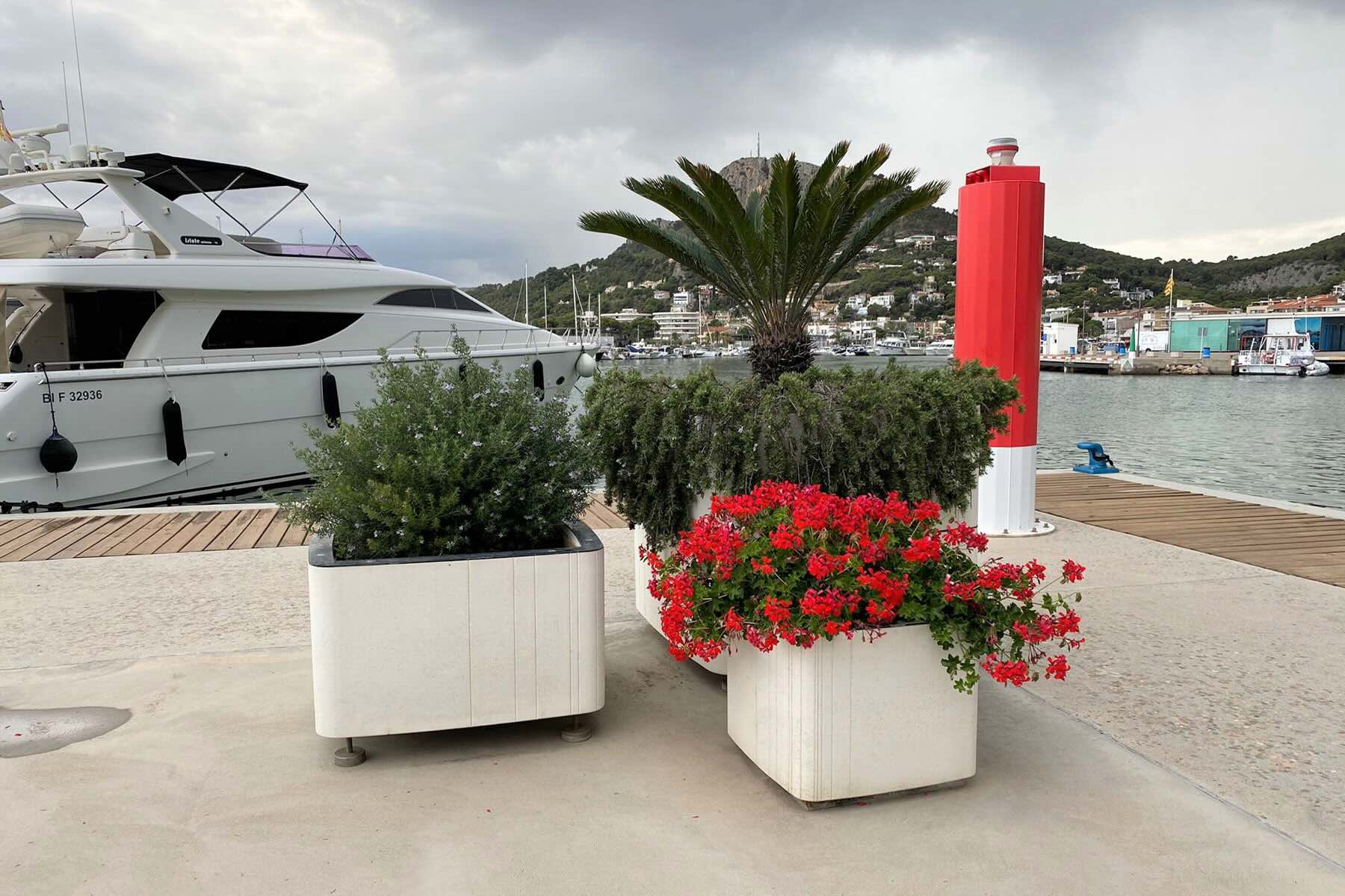 square-planter-3