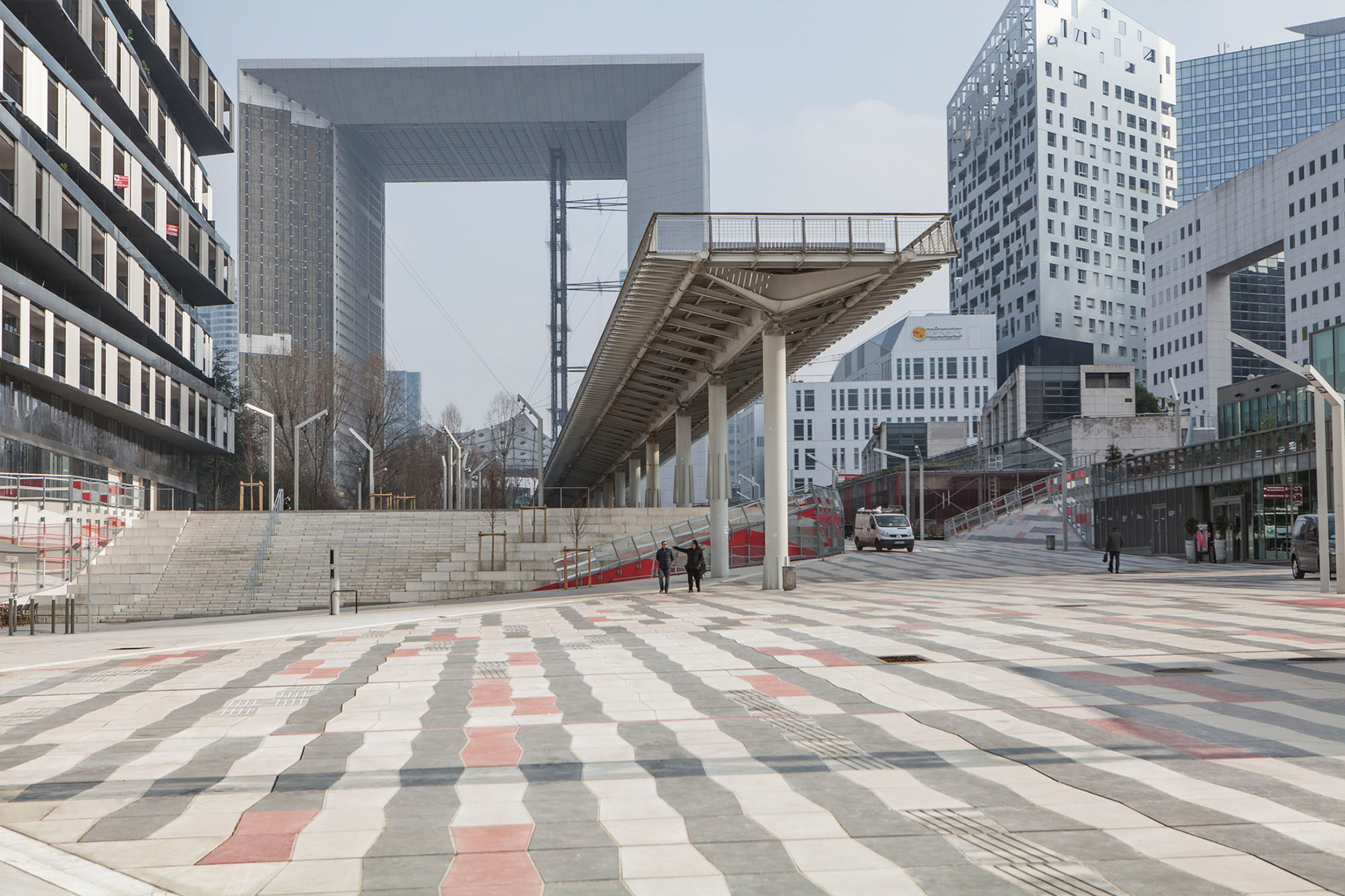 1-paris-jardins-de-arche-losas-hormigon-wetcast-breinco