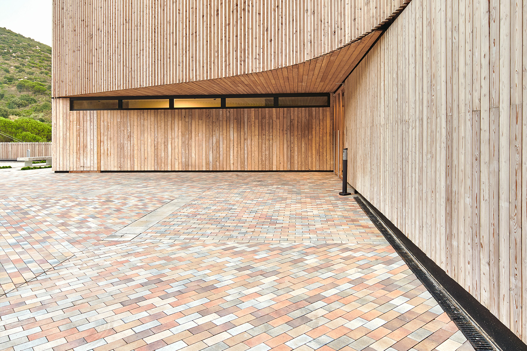 2-terana-marfil-mediterraneo-corten-cmcib-can-ruti-badalona