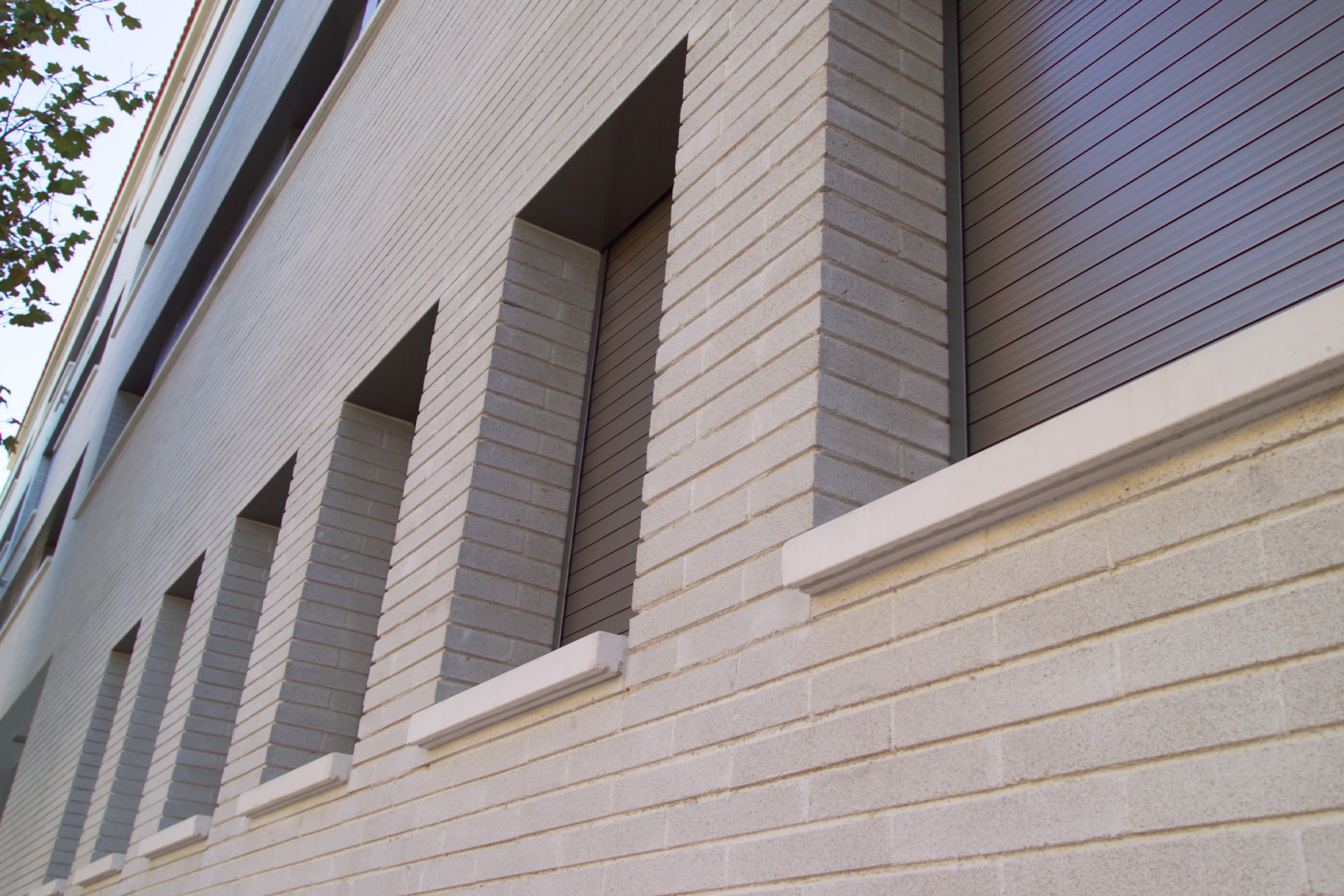 5-Landbrick-contract-white-castell-d'aro-girona