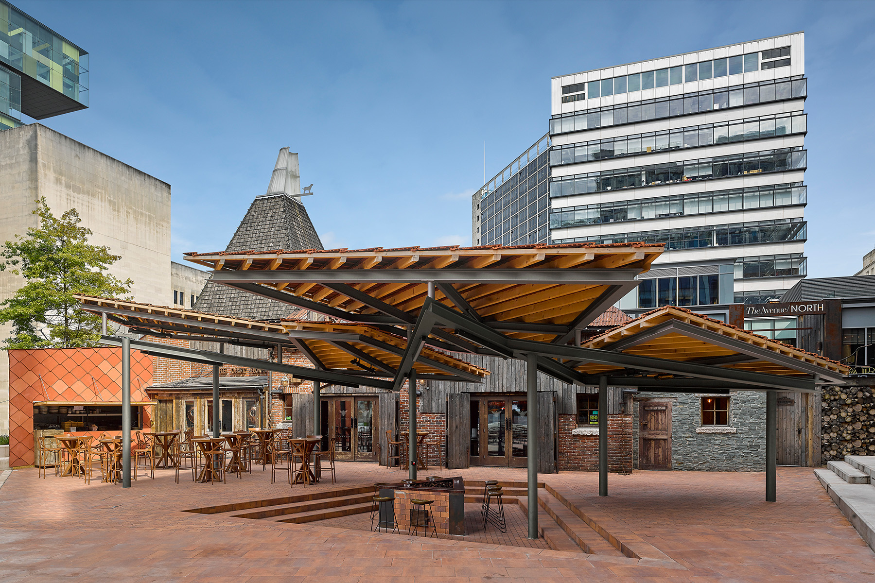 5-crown-square-manchester-llosa-vulcano-cor-ten-breinco-pavimento