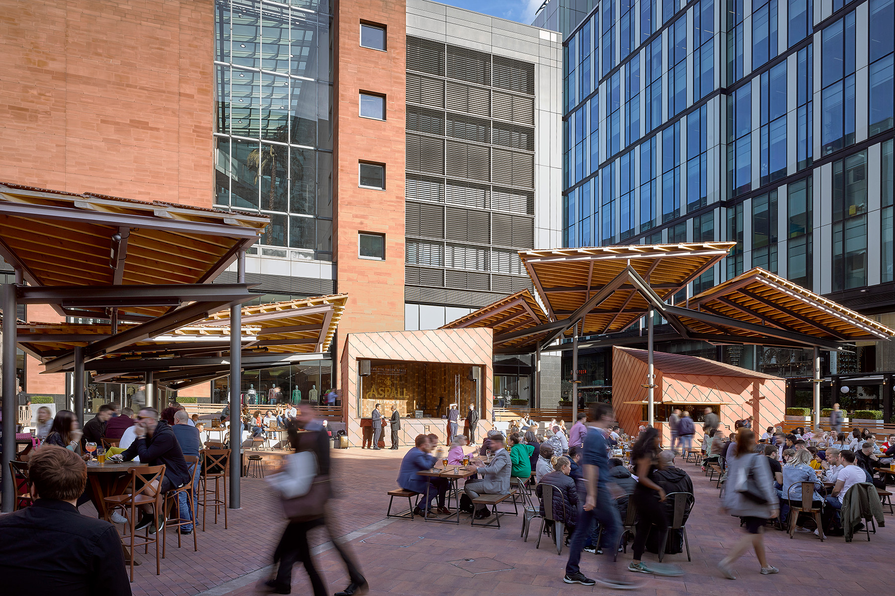 6-crown-square-manchester-llosa-vulcano-cor-ten-breinco-pavimento