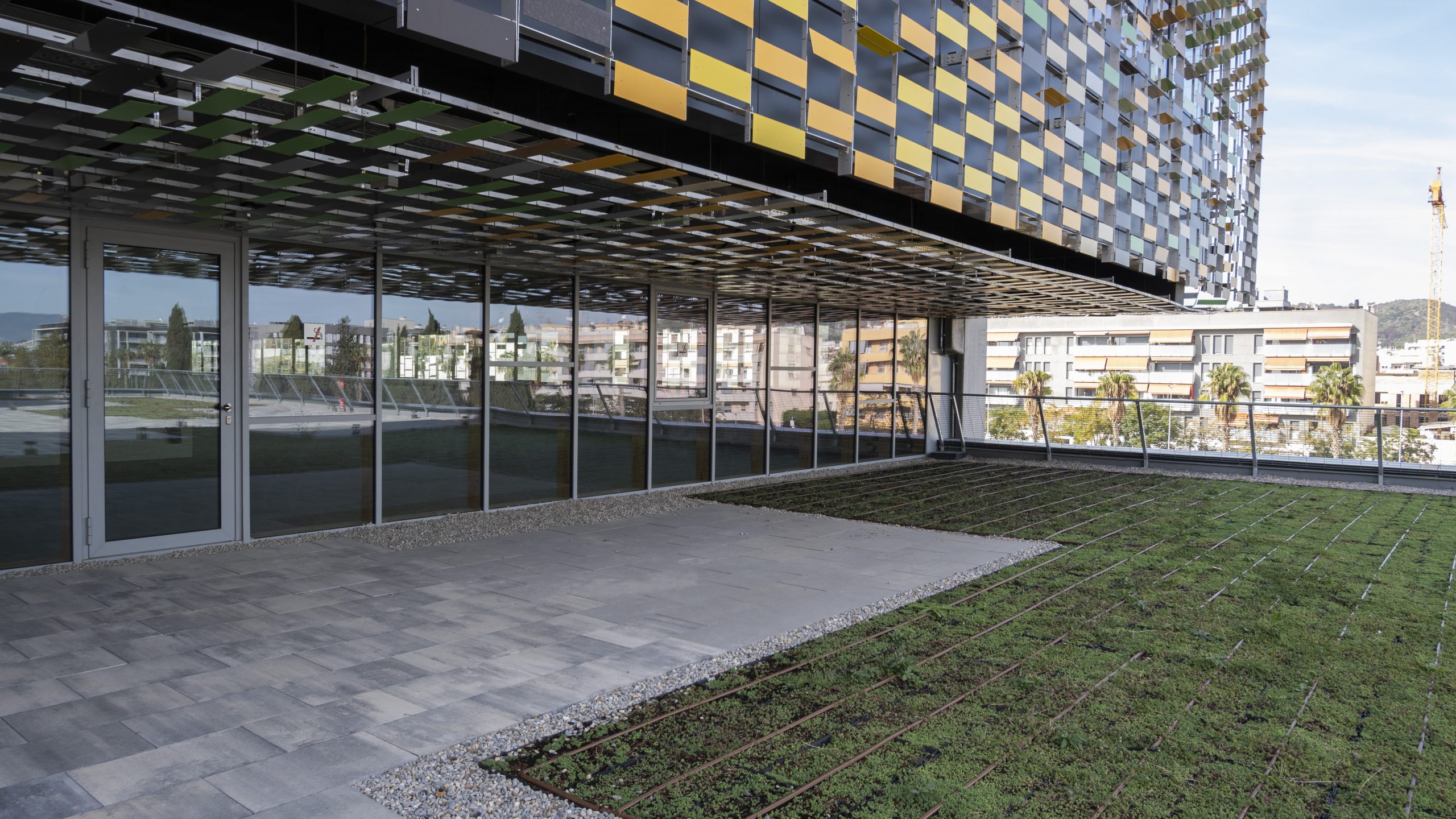 6-edificio-centro-negocios-viladecansa-llosa-infinity-barcelona-ceniza-metal-breinco