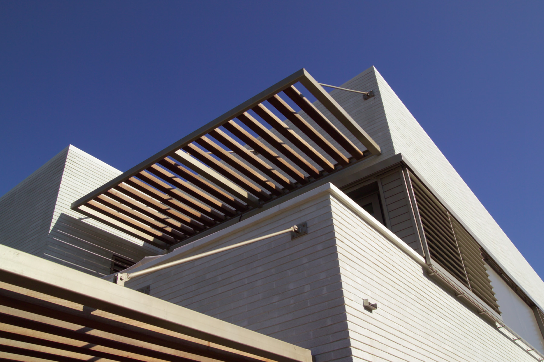 8-Landbrick-contract-white-castell-d'aro-girona