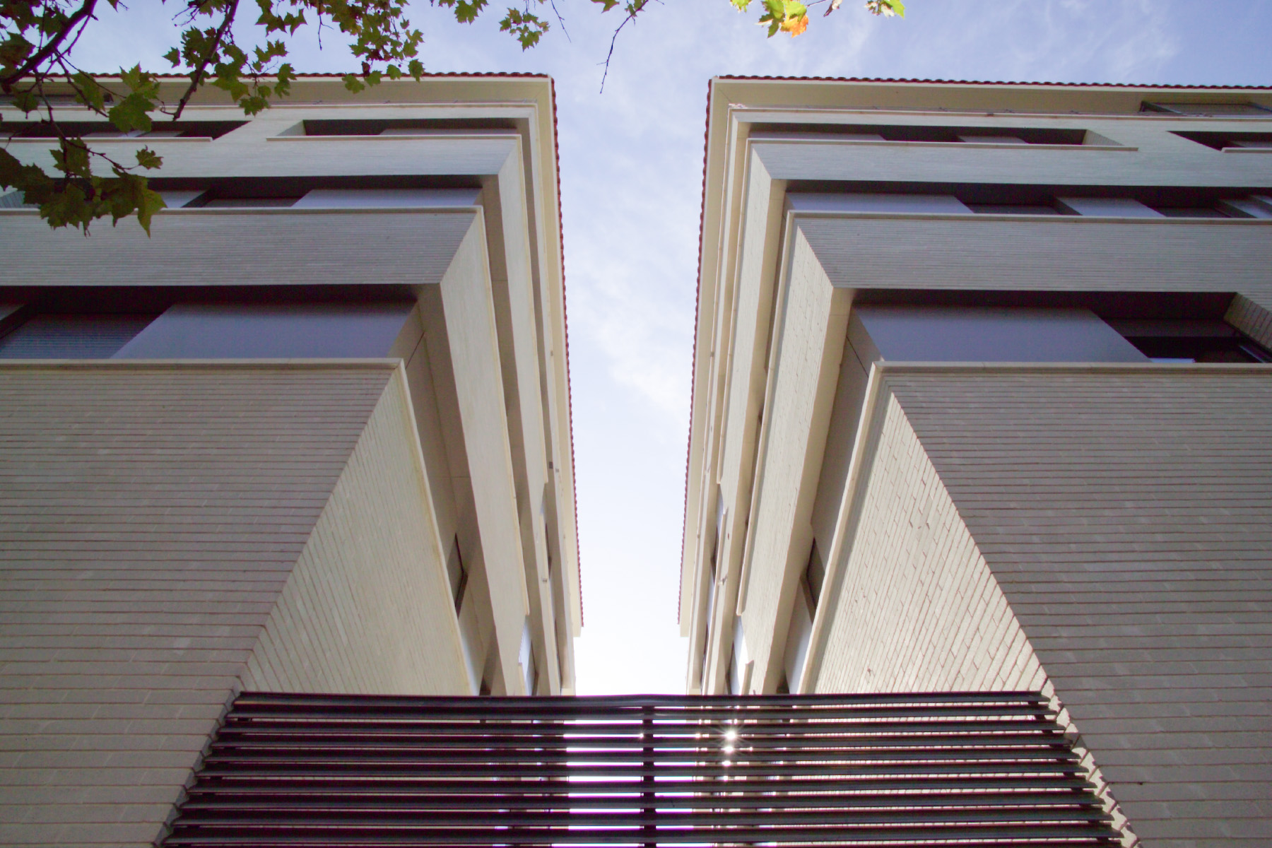 9-Landbrick-contract-white-castell-d'aro-girona