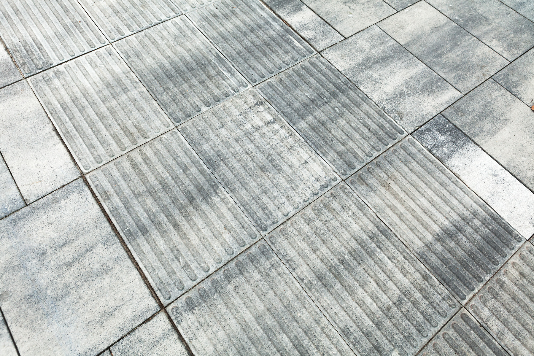 2-avenida-icaria-warning-corssing-llosa-pavimento-tactile-breinco