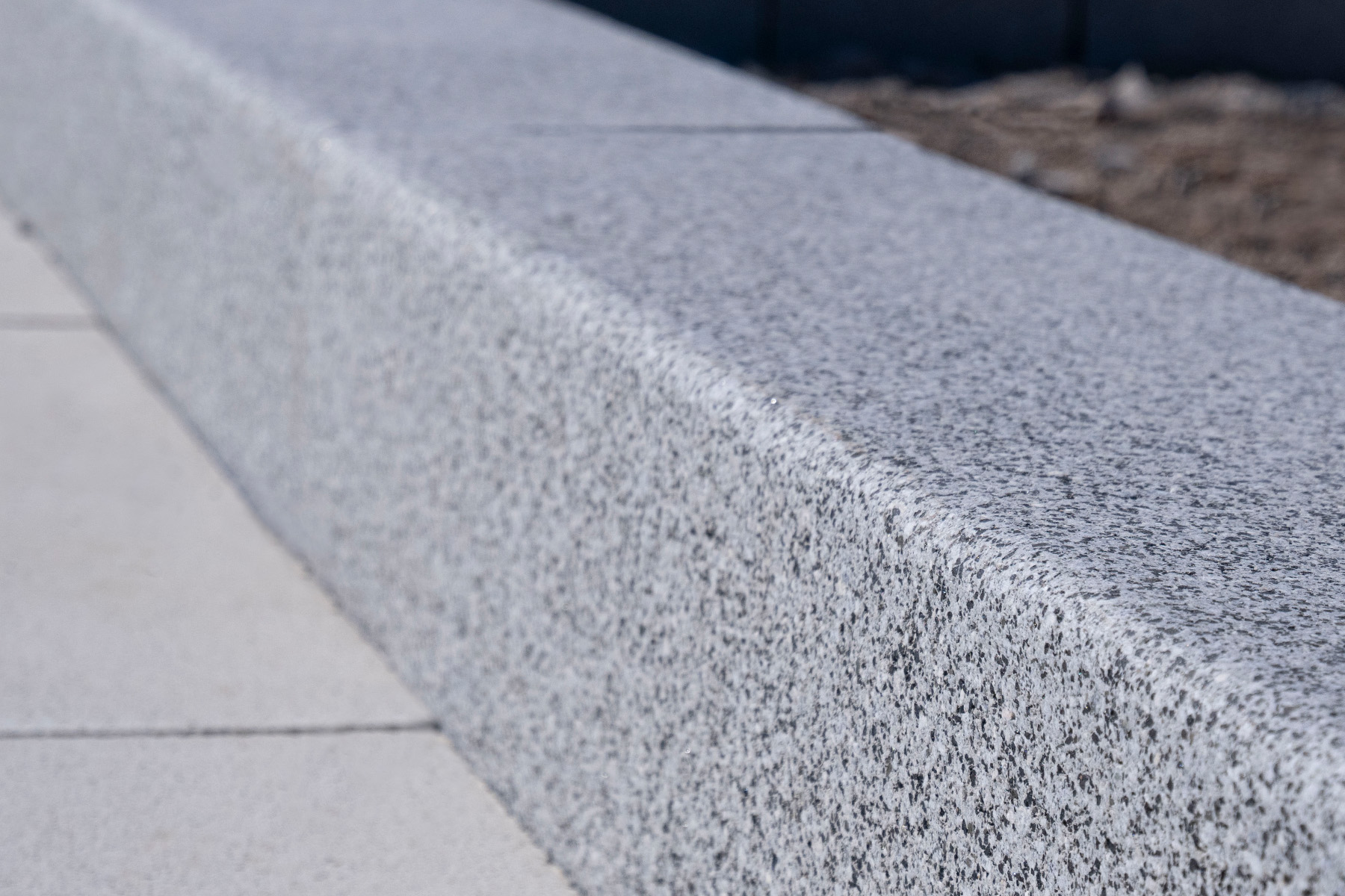 2-bordillo-recto-granit-zona-franca-barcelona