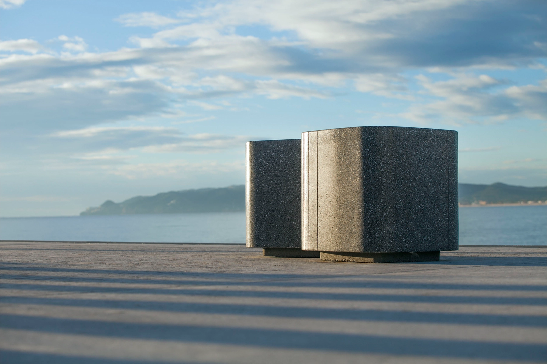 5-Square-puff-estartit-port-street-furniture-detail