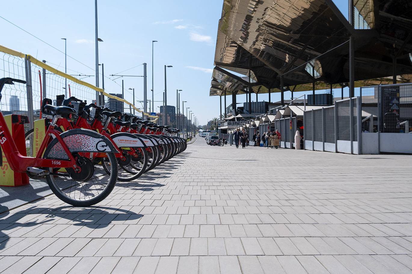 Breinco-llosa-vulcano-mercat-dels-encants-barcelona