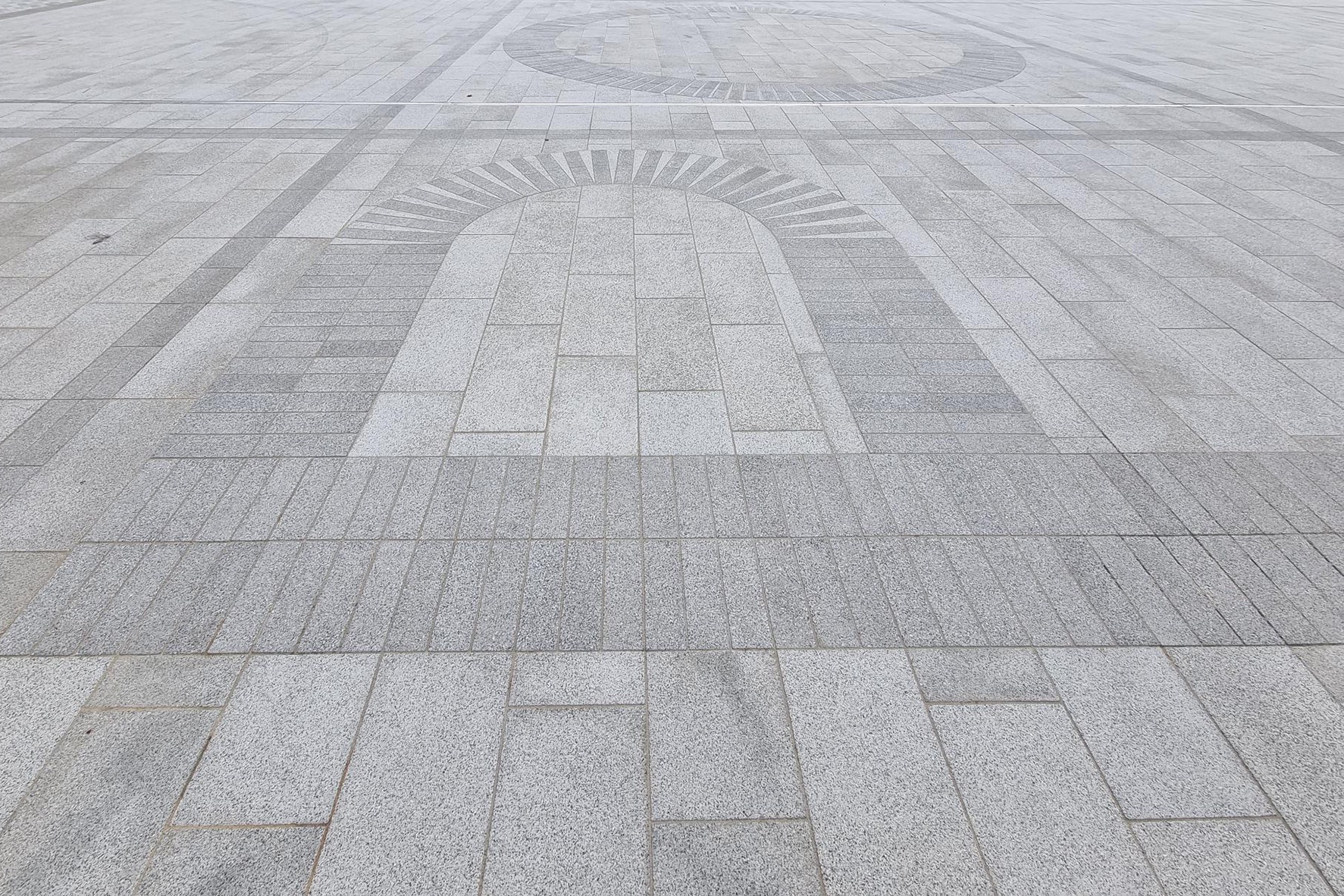 andorra-plaça-del-poble-programa-natural-granit-llosa-vulcano-tactile-breinco-detalle