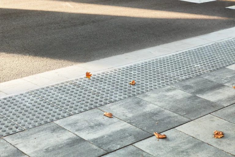 Pavimentos táctiles