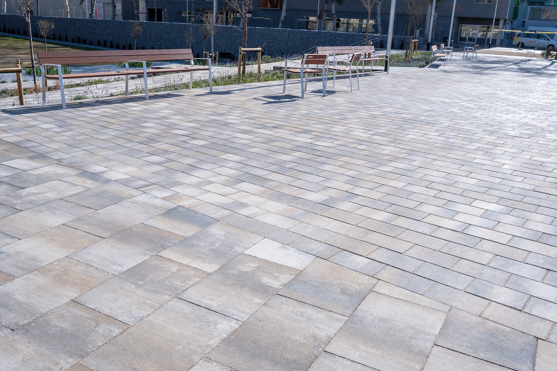 urbanització-parc-tretze-roses-barri-marina-prat-vermell-barcelona-llosa-vulcano-vs5-arena