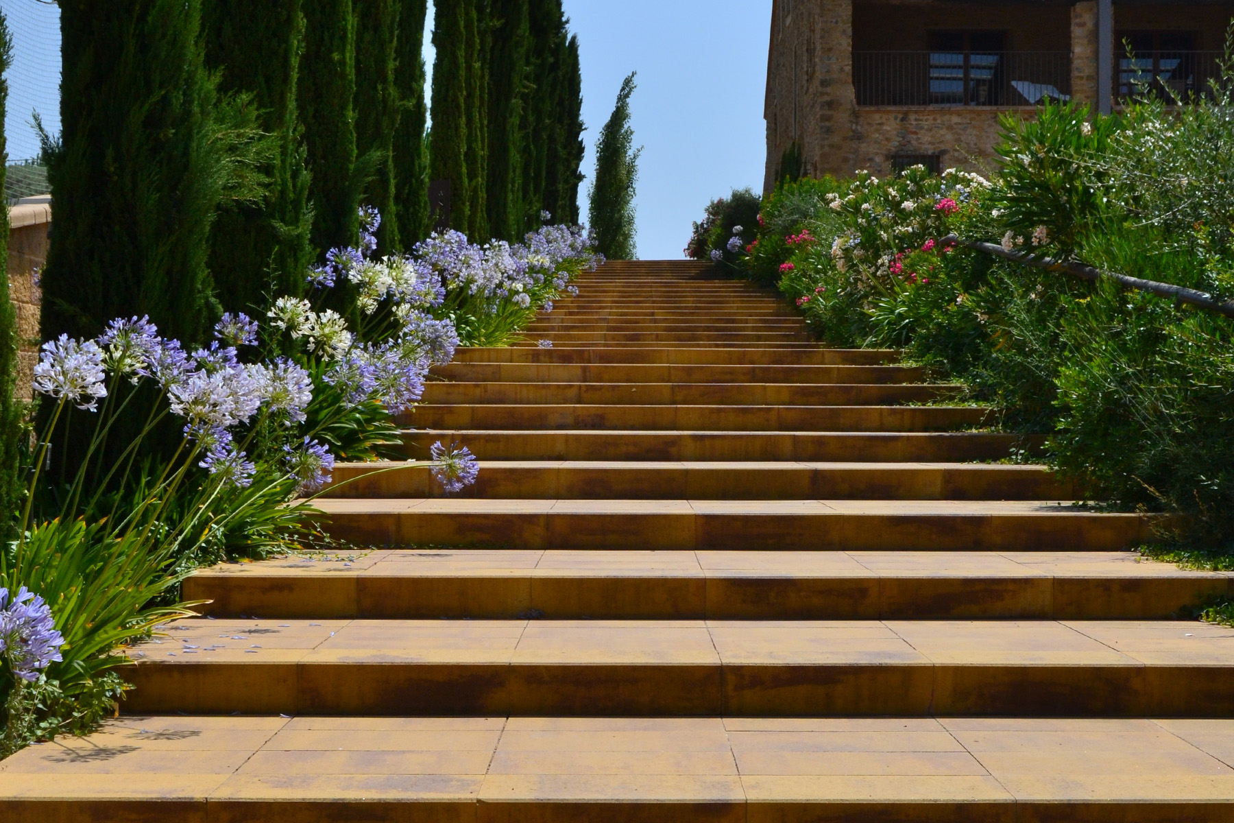 Hotel-desierto-Tegula-vilademuls-pool-breinco